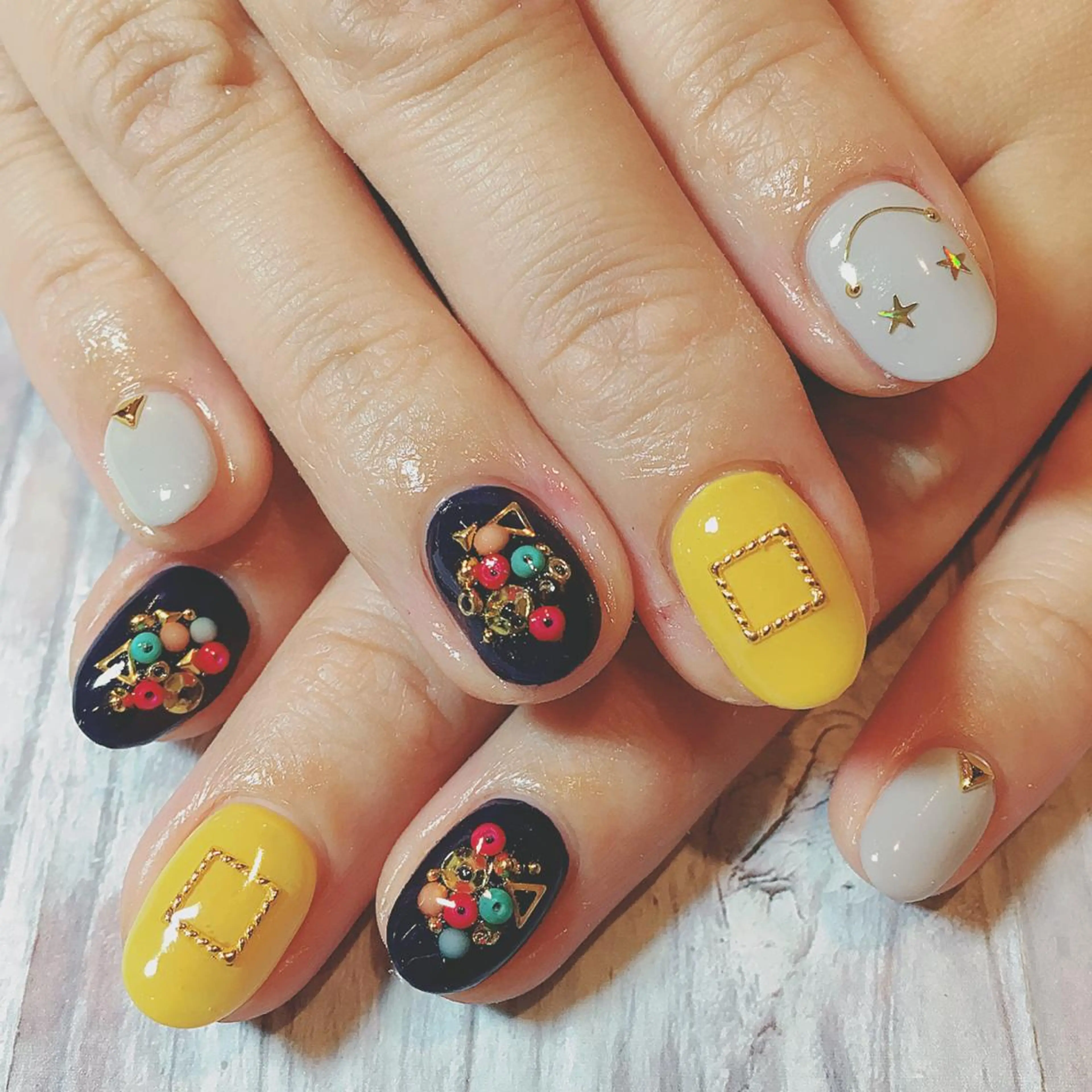 ネイル アートネイル ジェルネイル 持ち込み ソフトジェル ハンドネイル ハンドケア 森山 舞のネイルデザイン