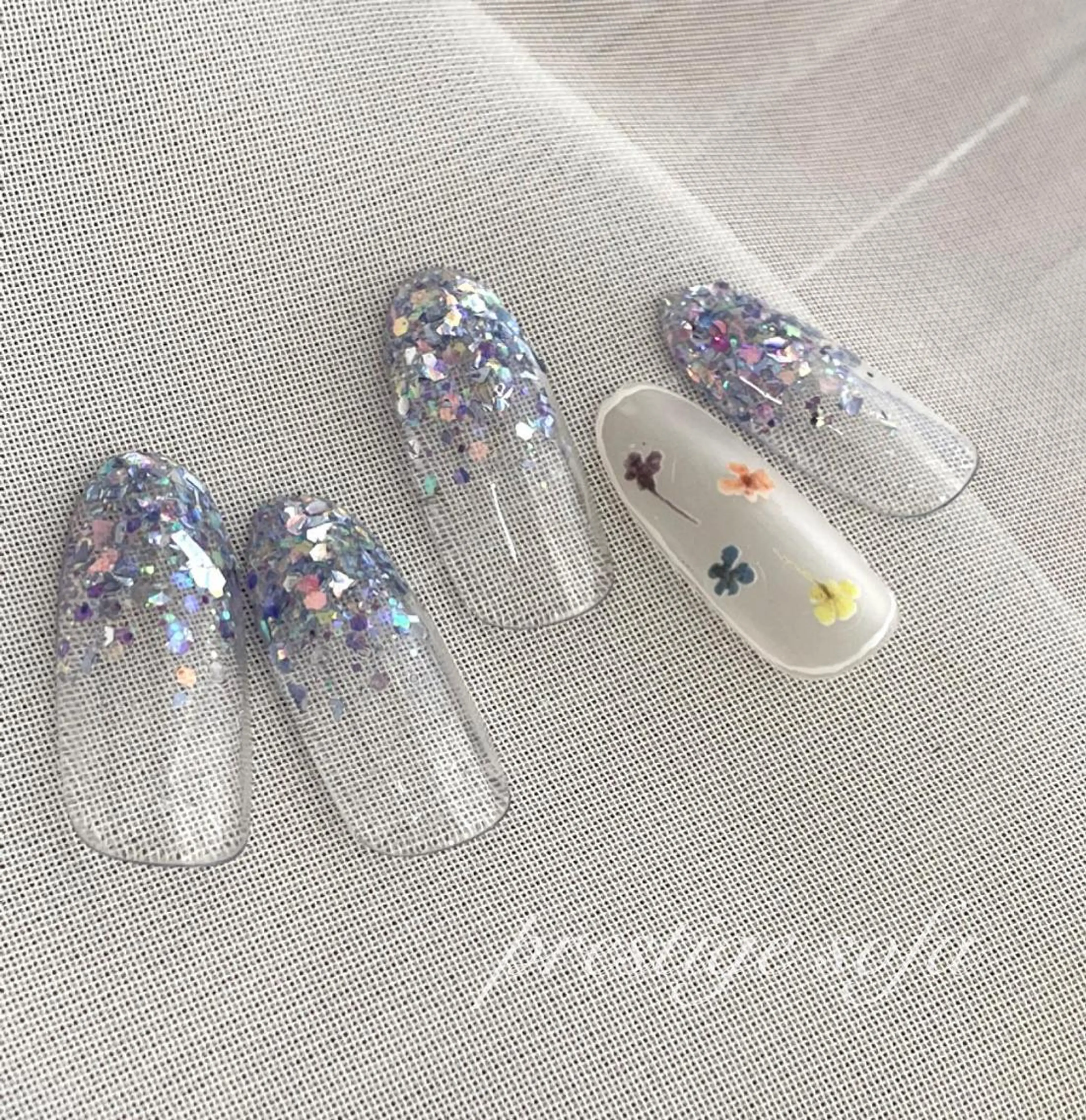 ネイル マツエク・マツパ まつげパーマ ボリュームラッシュ ジェルネイル ニュアンスネイル パラジェル ハンドネイル 髙橋 敦子のネイルデザイン