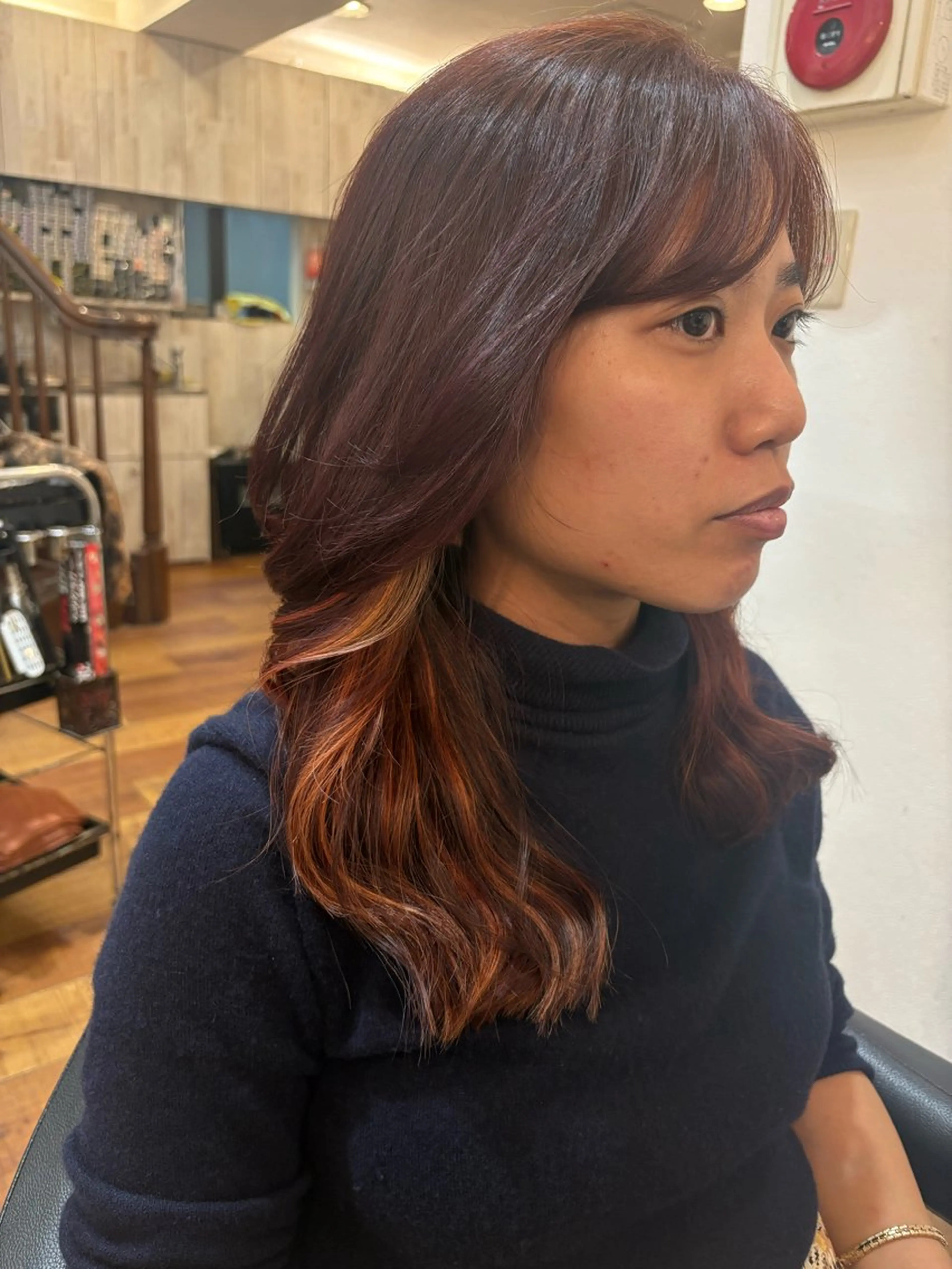 セミロング ハイライト MOLLA ✂️辻桃加のヘアスタイル