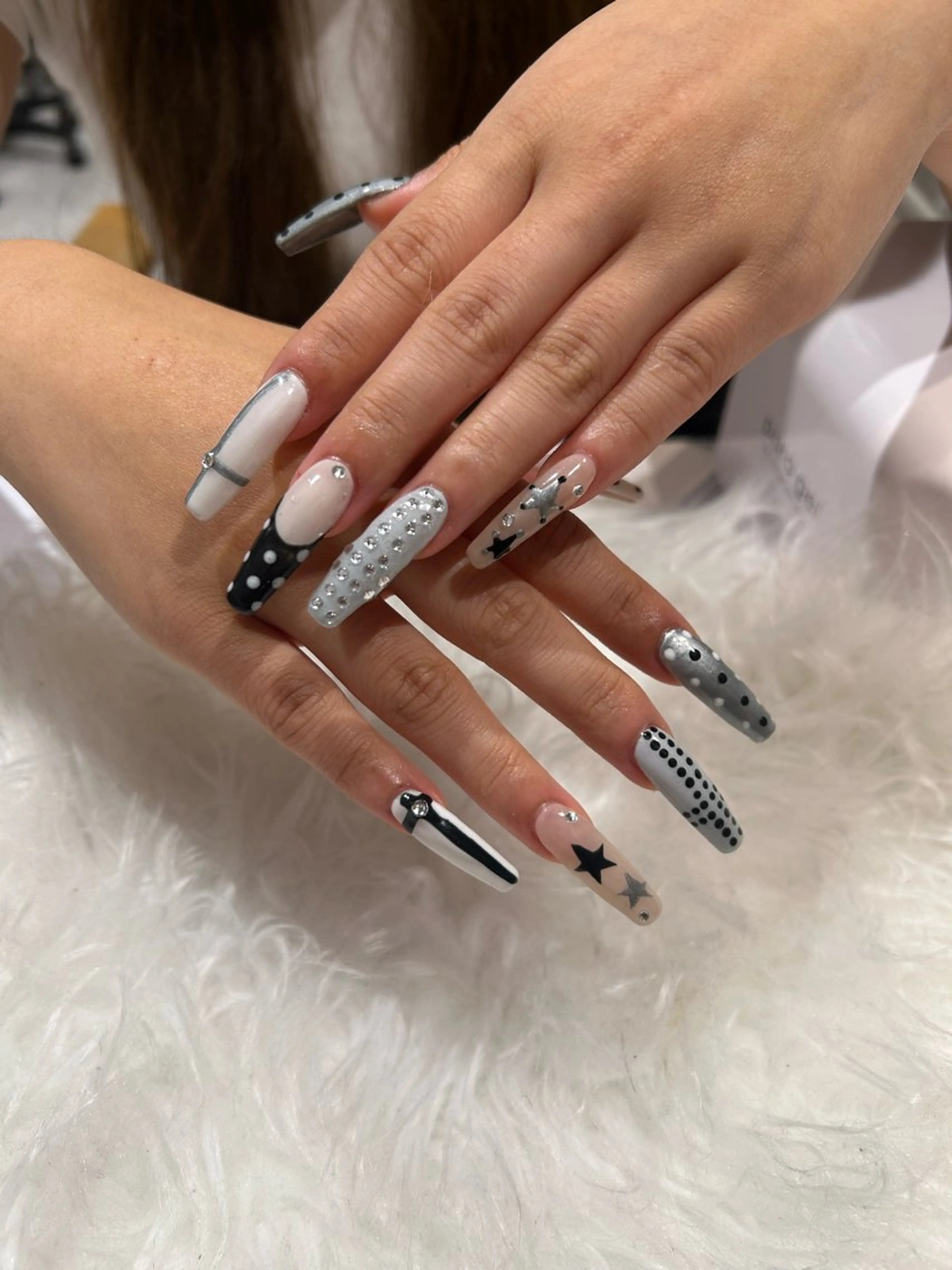 ネイル ハンドネイル ♡ハイトーン★ ネイル/しの♡のヘアスタイル