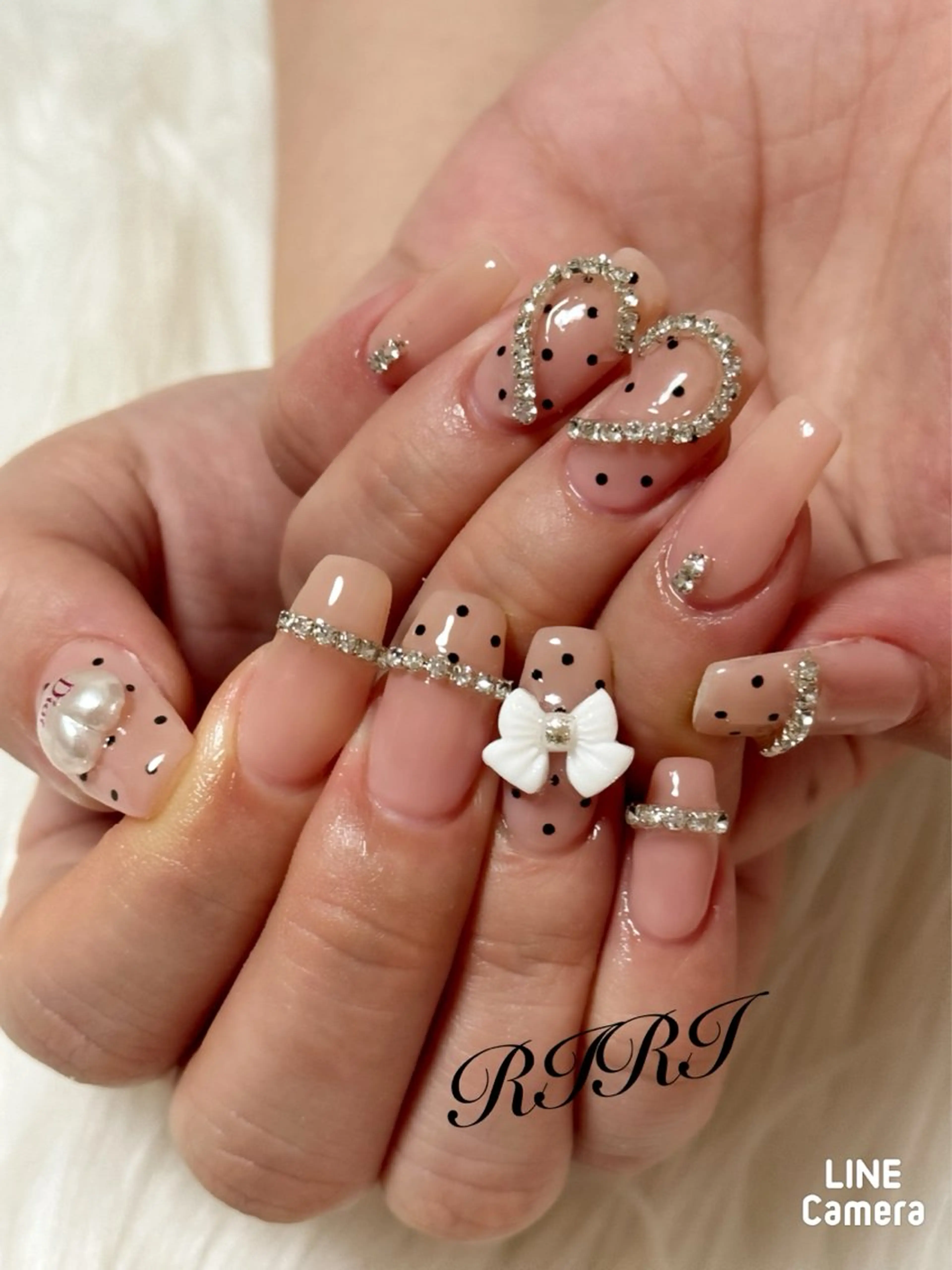 ネイル ドット ジェルネイル ハート キラキラネイル 韓国ネイル ハンドネイル riri オーナーのネイルデザイン