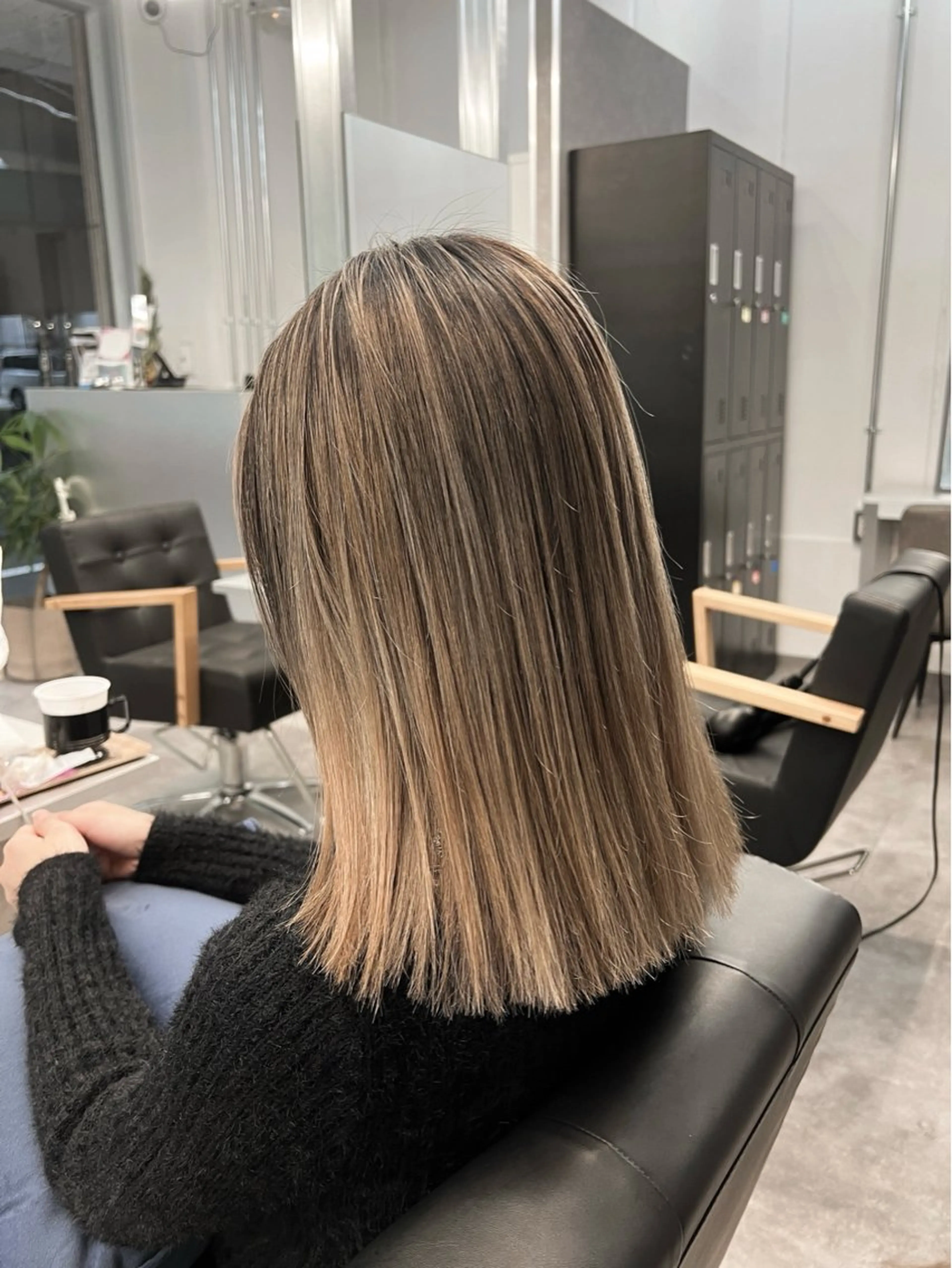 ミディアム カラー バレイヤージュ レイヤーカット ヘアカラー トリートメント 中井 一葉のヘアスタイル