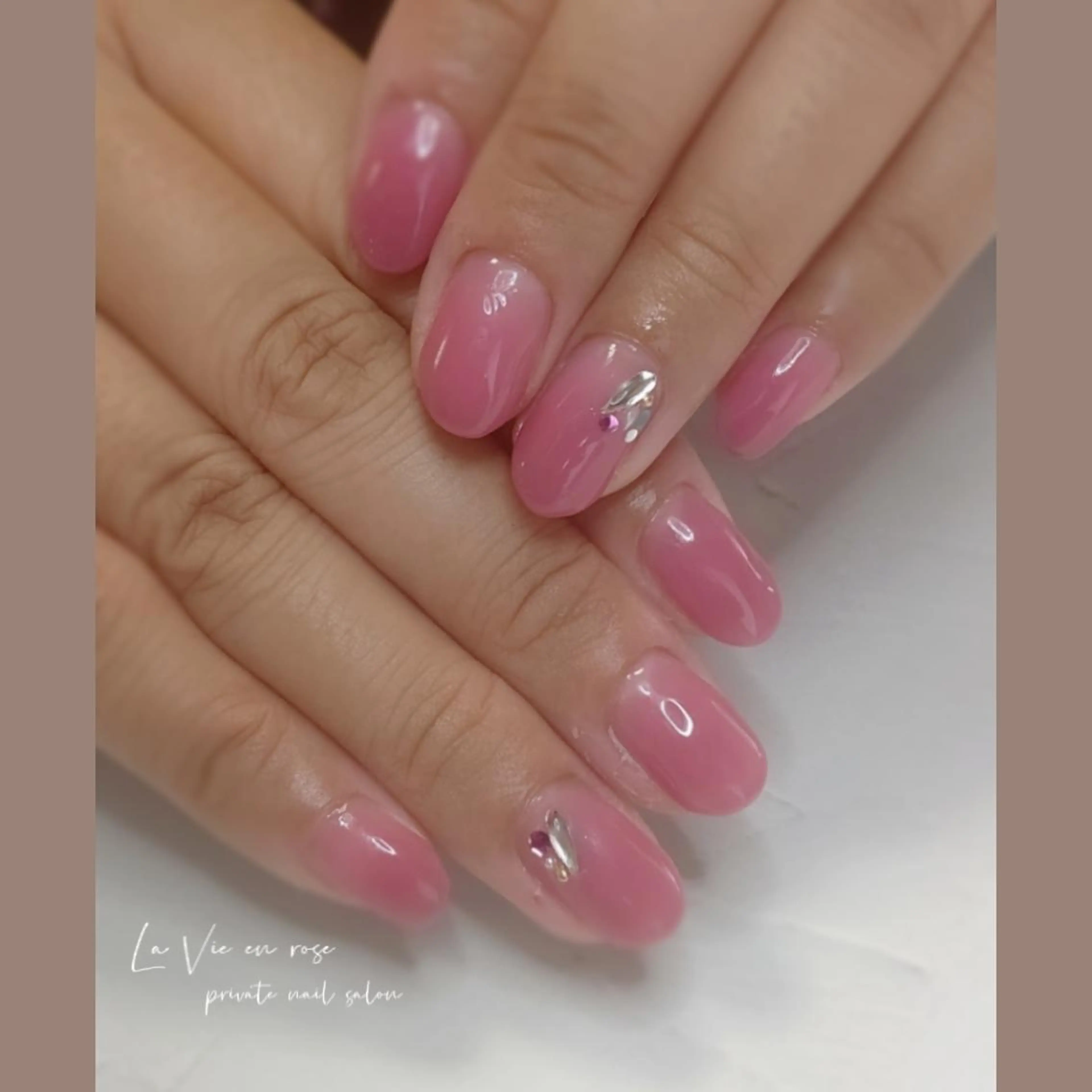 ネイル ラヴィアン ローズのネイルデザイン