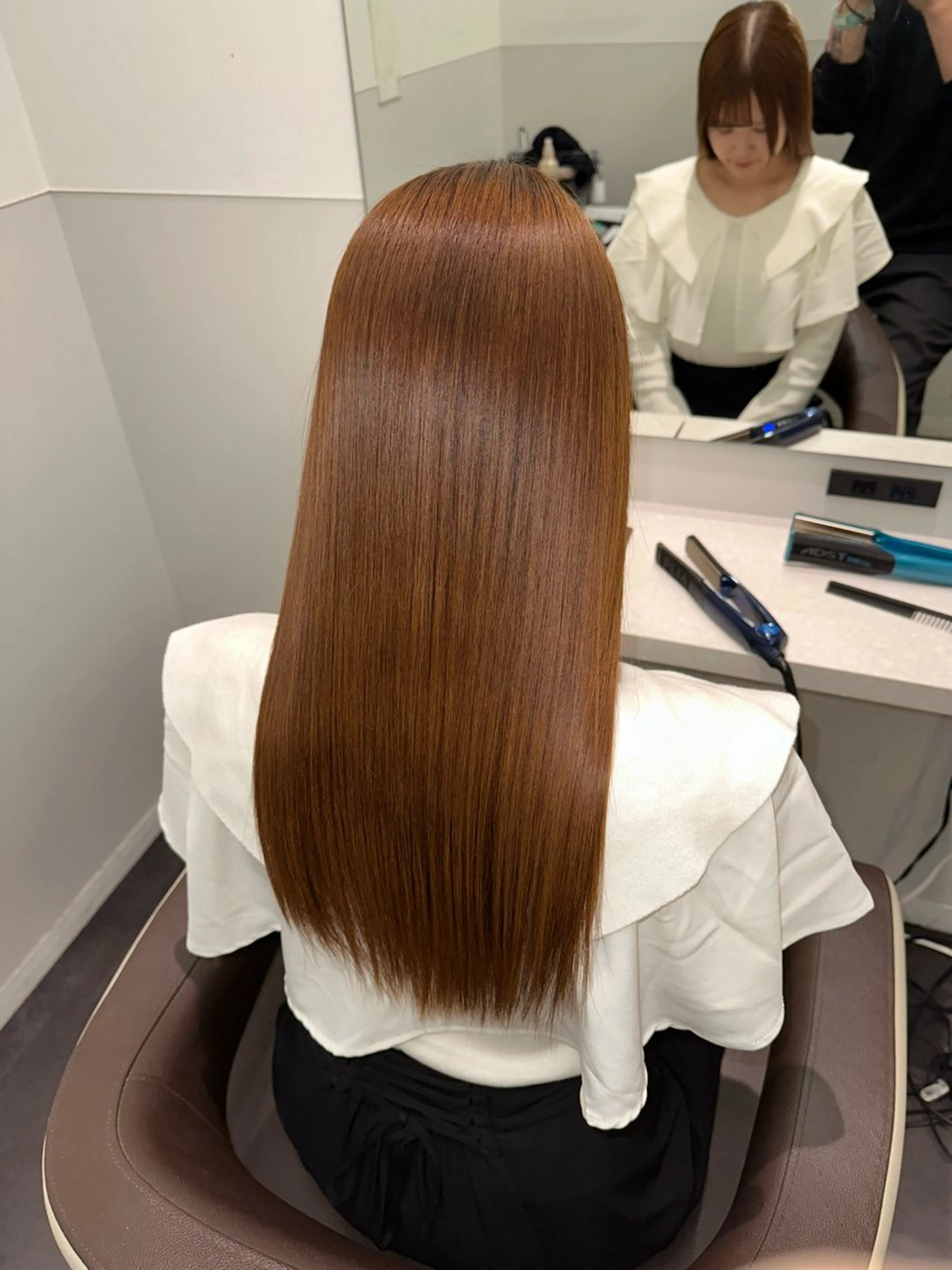 セミロング カラー 美髪特化✨ 伊織✨縮毛矯正✨のヘアスタイル