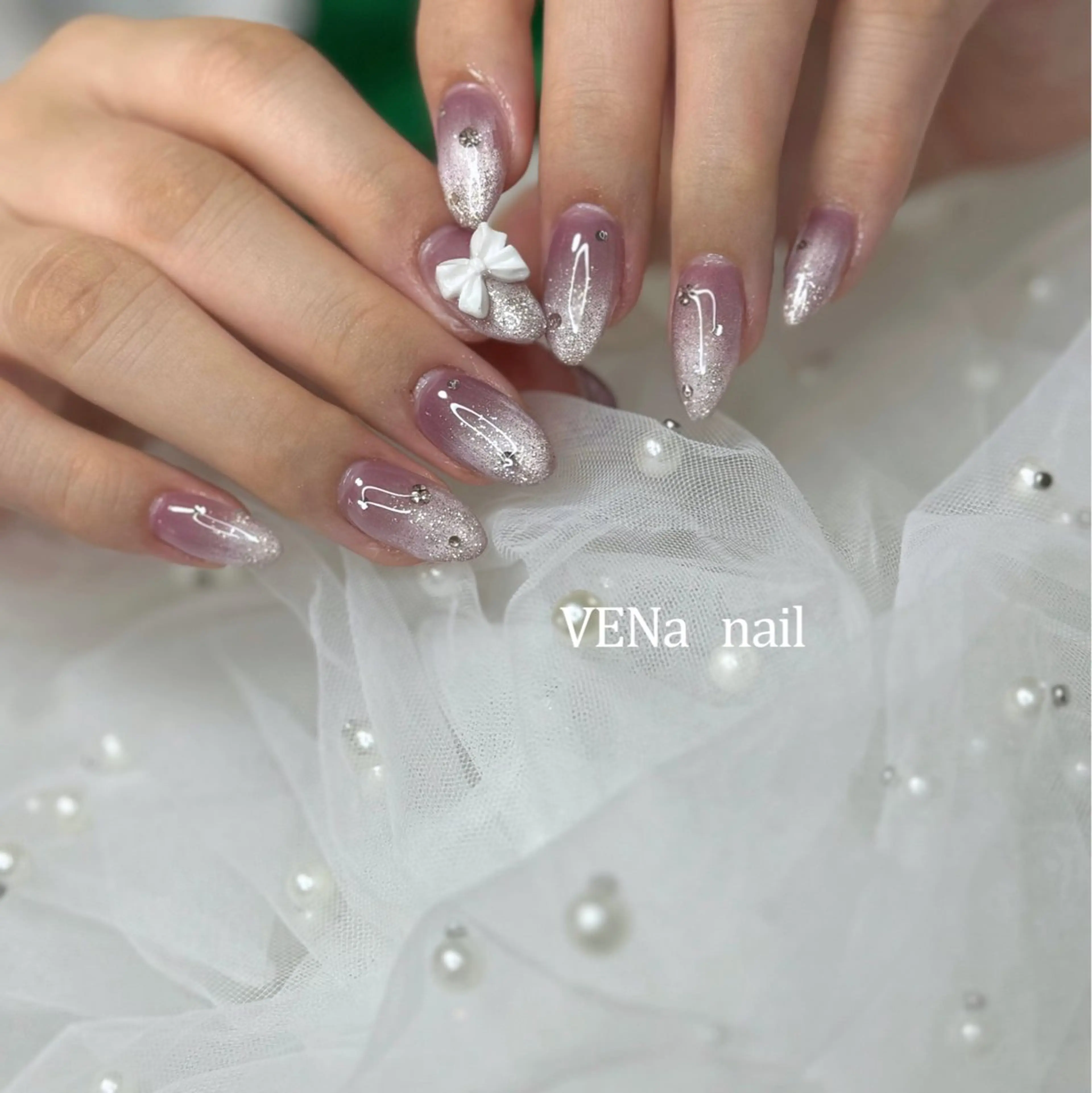 ネイル ボルドー グラデーション マグネットネイル 持ち込み 冬ネイル VENa eye＆ nail salonのネイルデザイン