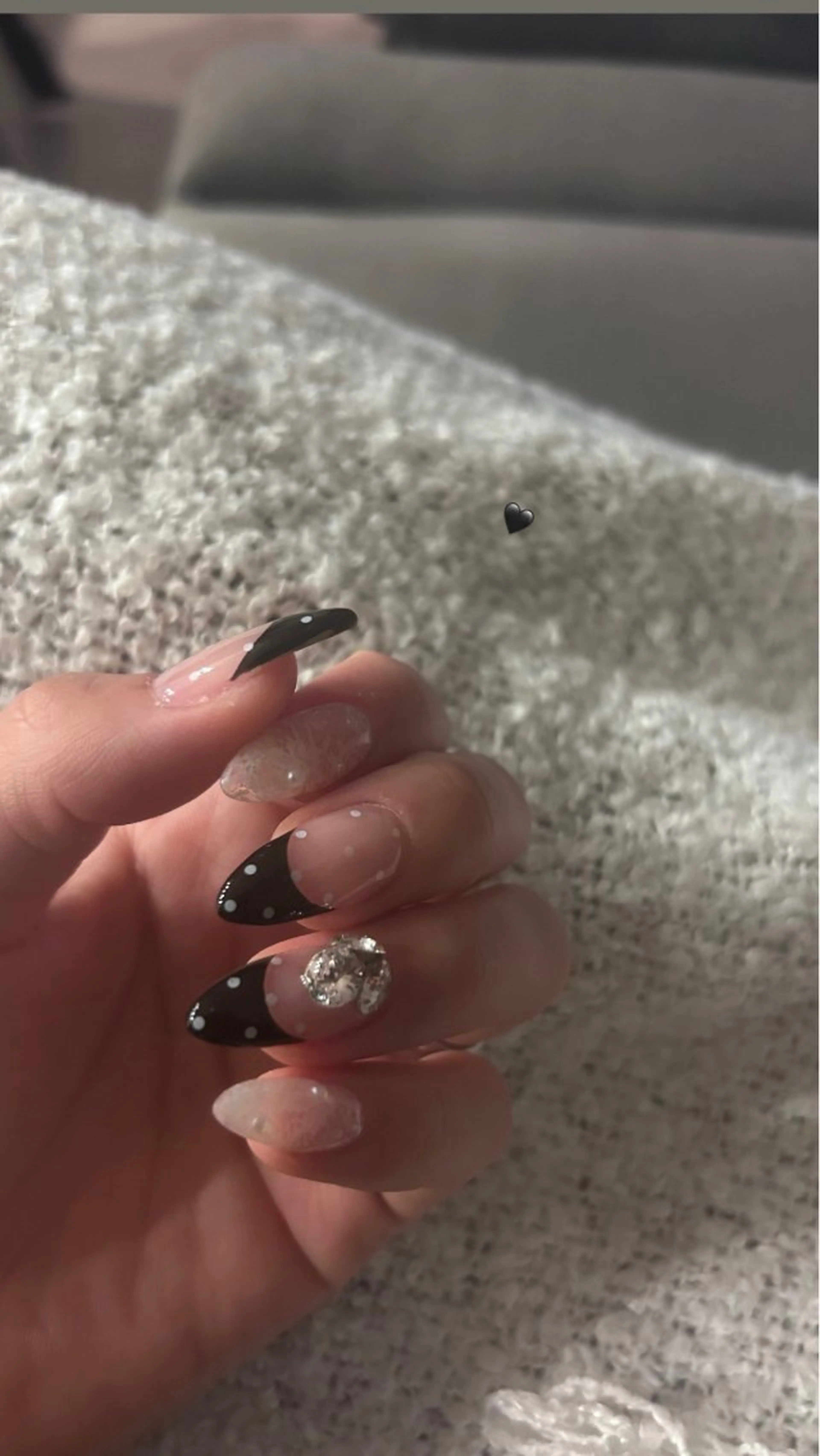 ネイル ハンドネイル EmaNail🎀 Haaruのネイルデザイン