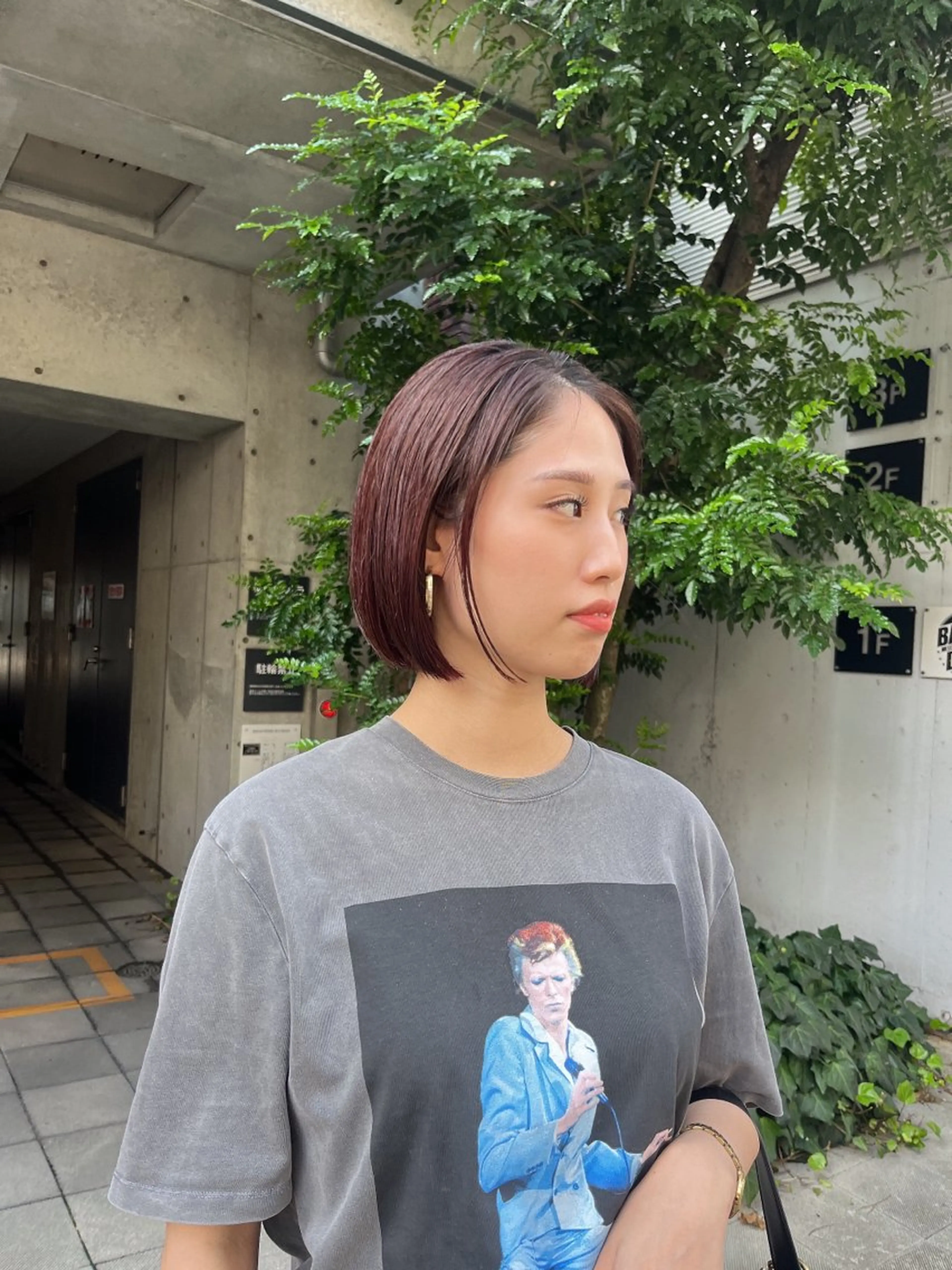 ショート カラー 切りっぱなしボブ ボルドーカラー ボブ 岩切 晴香のヘアスタイル