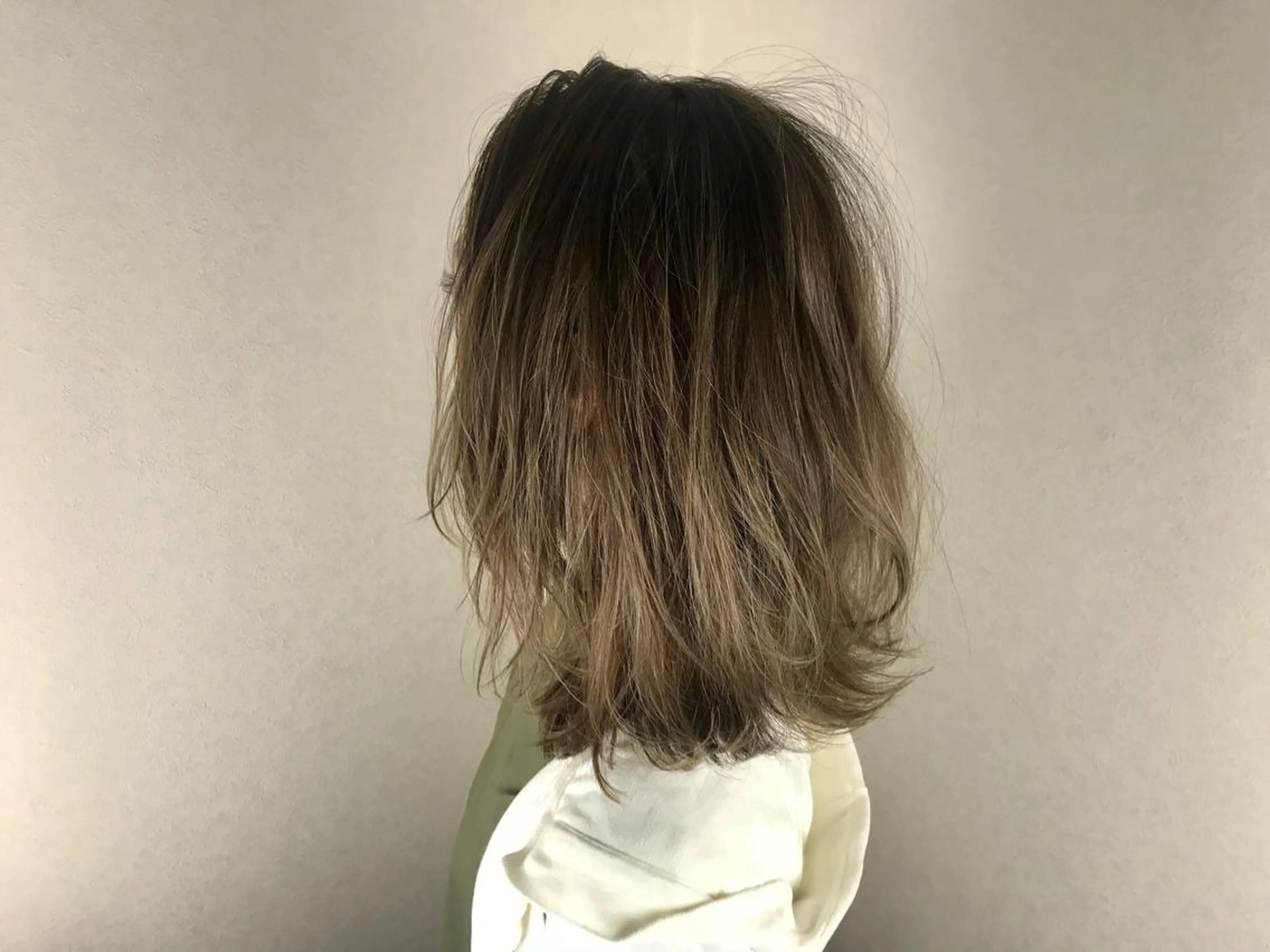 ミディアム still .のヘアスタイル