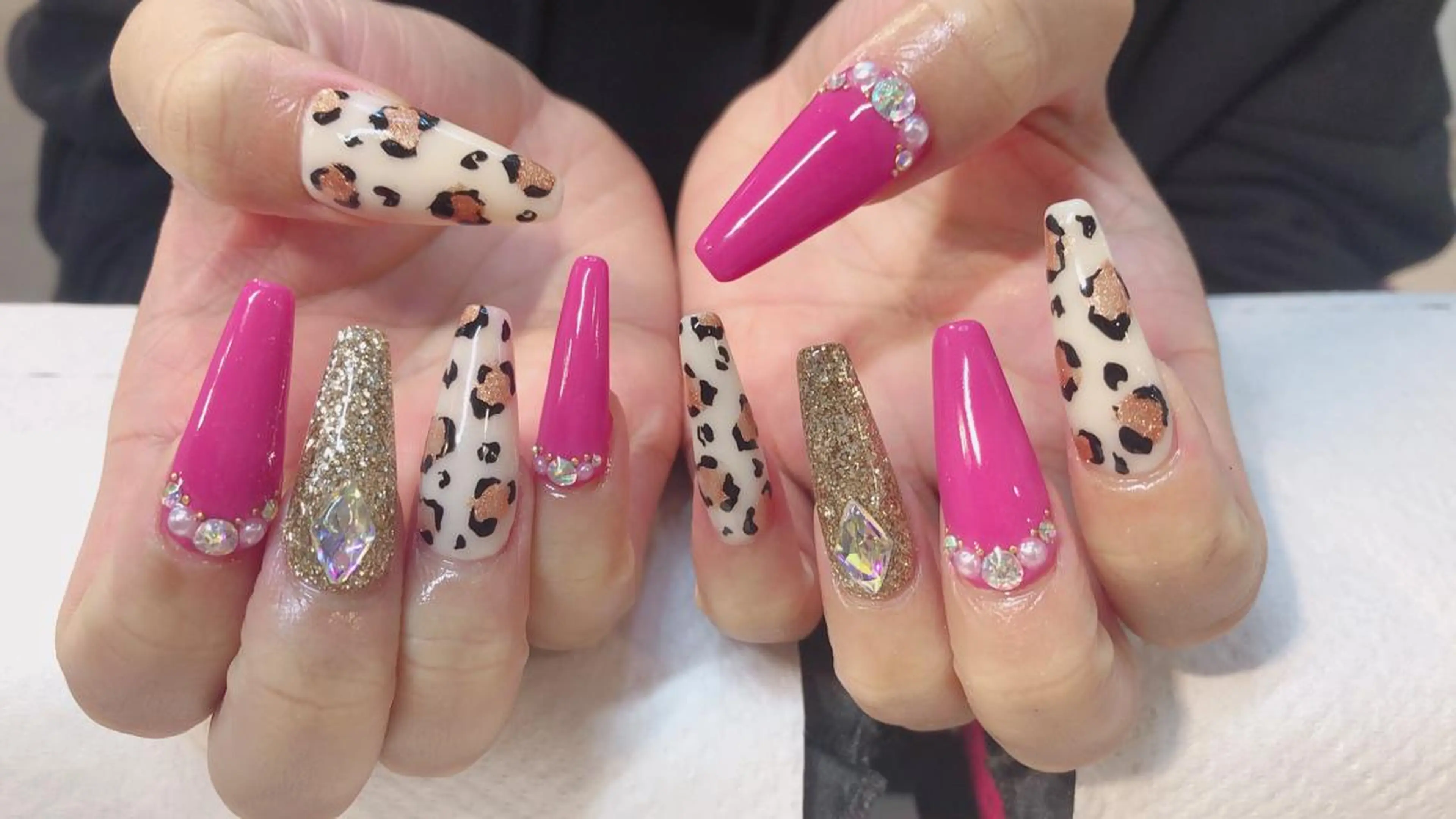 ロング ネイル ロング ロングネイル ハンドネイル 長さ出し専門 nynaのネイルデザイン