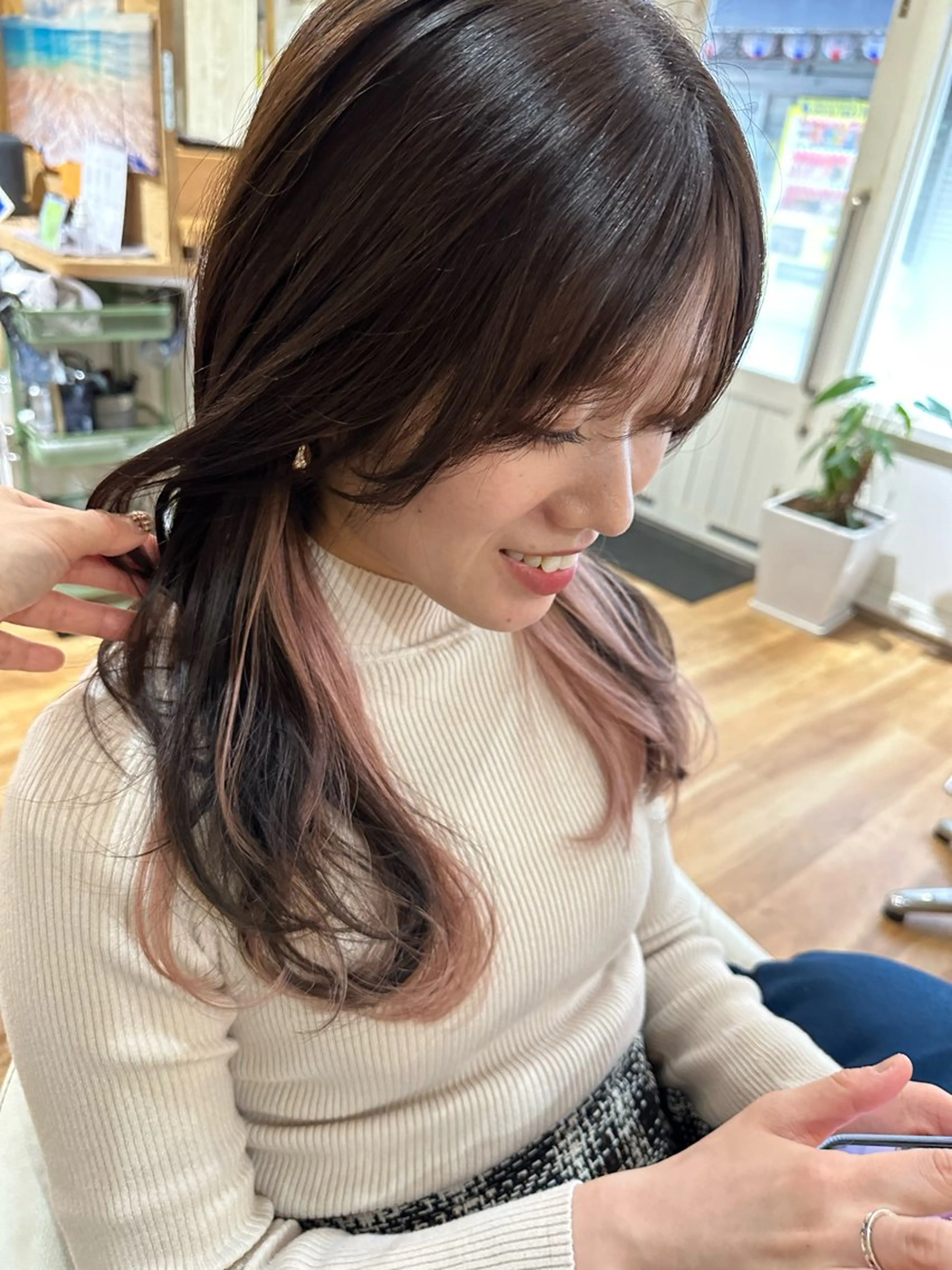 ロング カラー インナーカラー ピンクカラー ホワイトピンク hair &make EPICRUMIのヘアスタイル