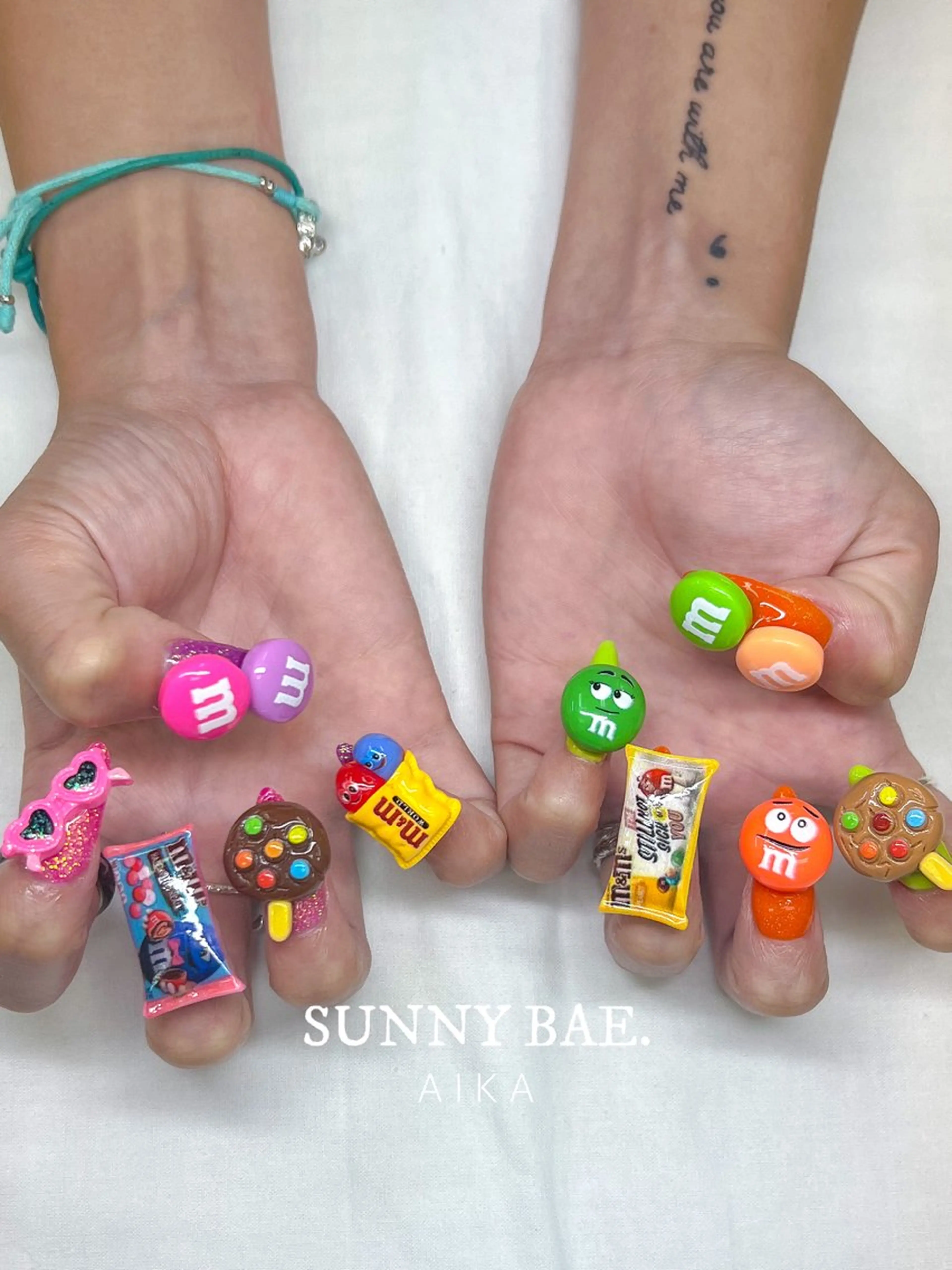 ネイル ジェルネイル キラキラネイル ロングネイル 持ち込み ワンカラーネイル Made By AIKAのネイルデザイン