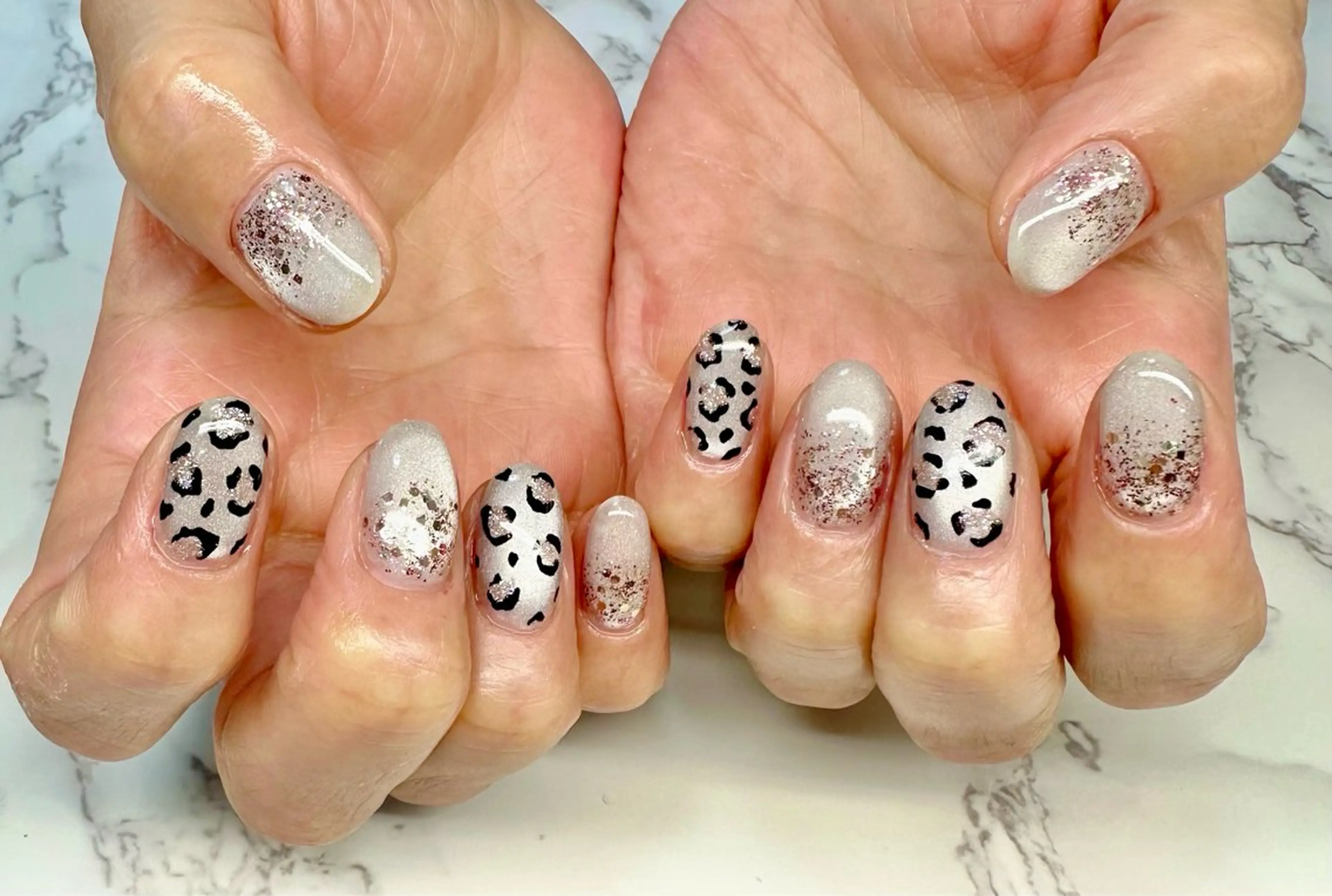 ネイル アニマル柄 キラキラネイル ラメ(グリッター) マグネットネイル ミラーネイル M.N_ nailのネイルデザイン