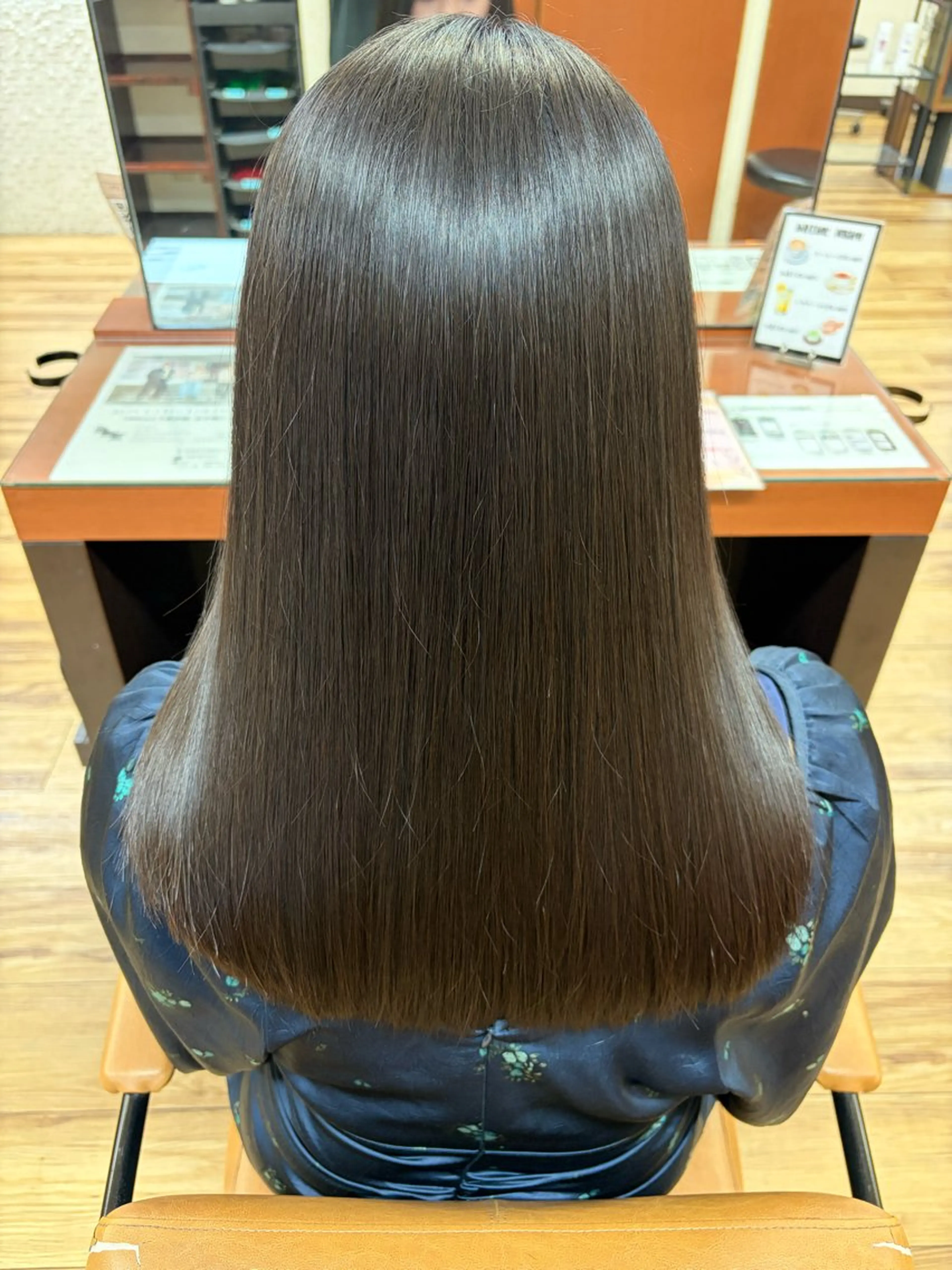 ロング トリートメント 喜屋武 美月のヘアスタイル