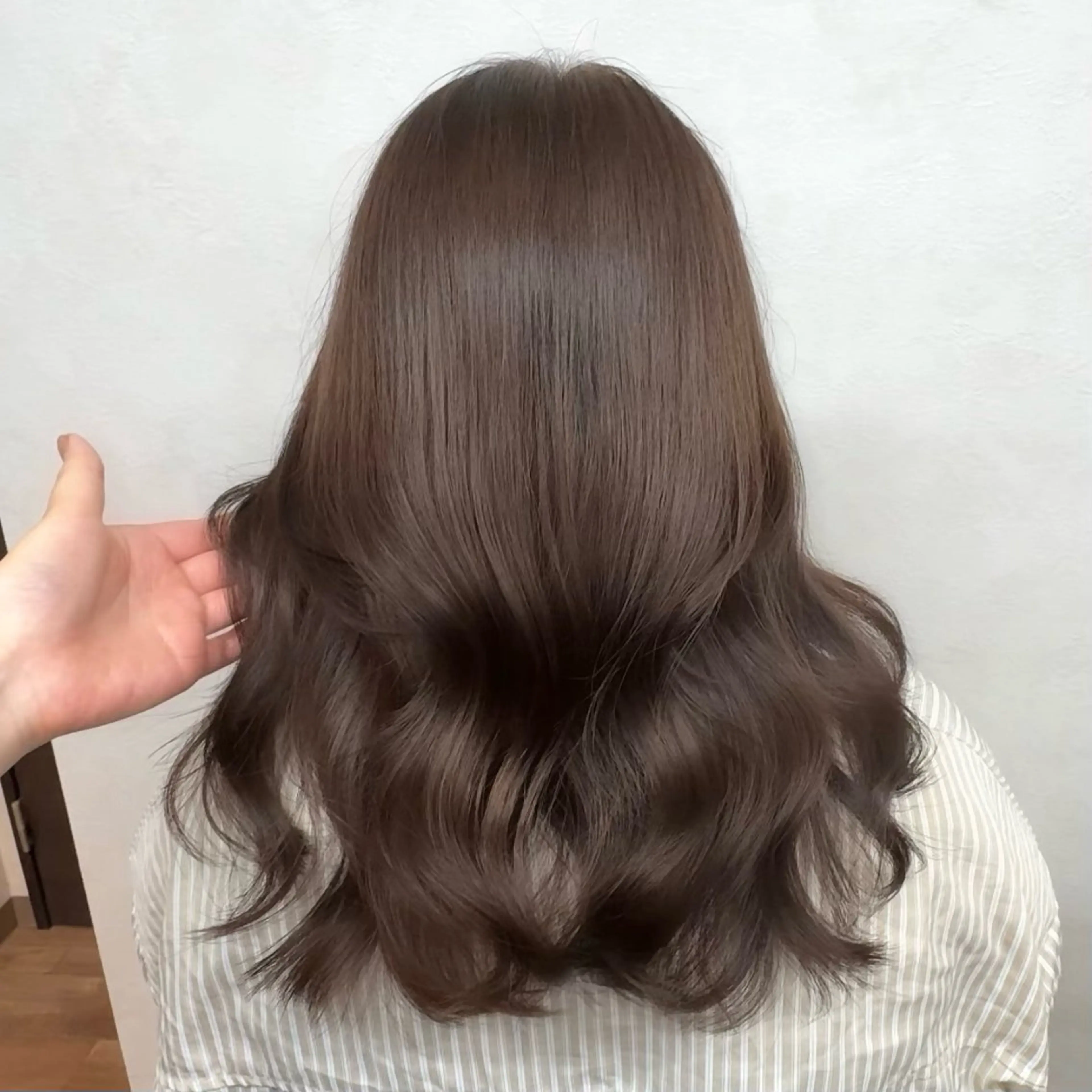 セミロング 韓国風ヘア レイヤーカット 小顔カット 井上 彩加のヘアスタイル