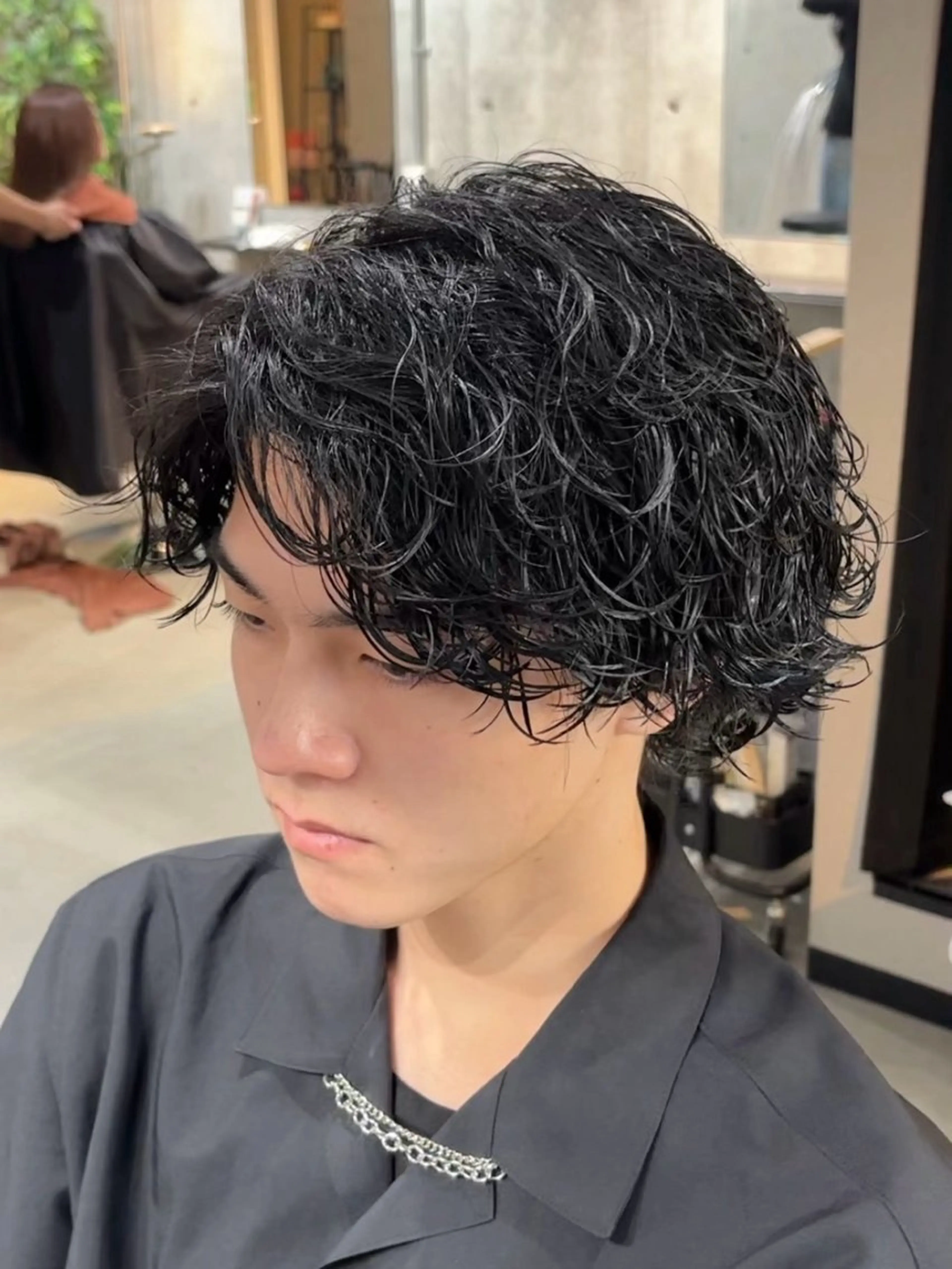 ショート パーマ 会社で浮かない ビジネスヘア/心斎橋のヘアスタイル