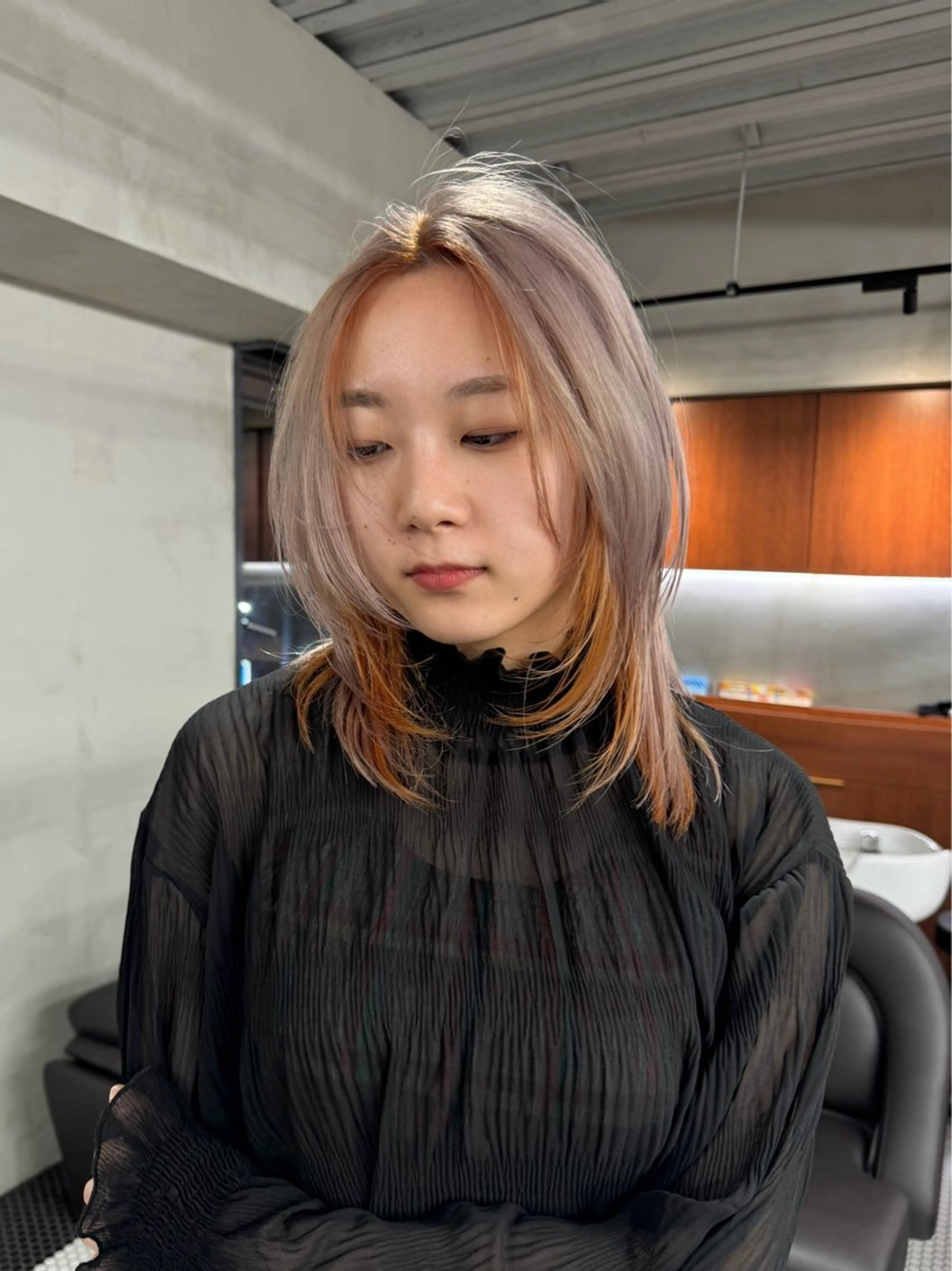 ミディアム カラー アッシュ ベージュカラー ブリーチ ブロンド ブラウンカラー カット ヘアカラー トリートメント ブリーチ　ハイトーン 特化🌈フジタハルキのヘアスタイル