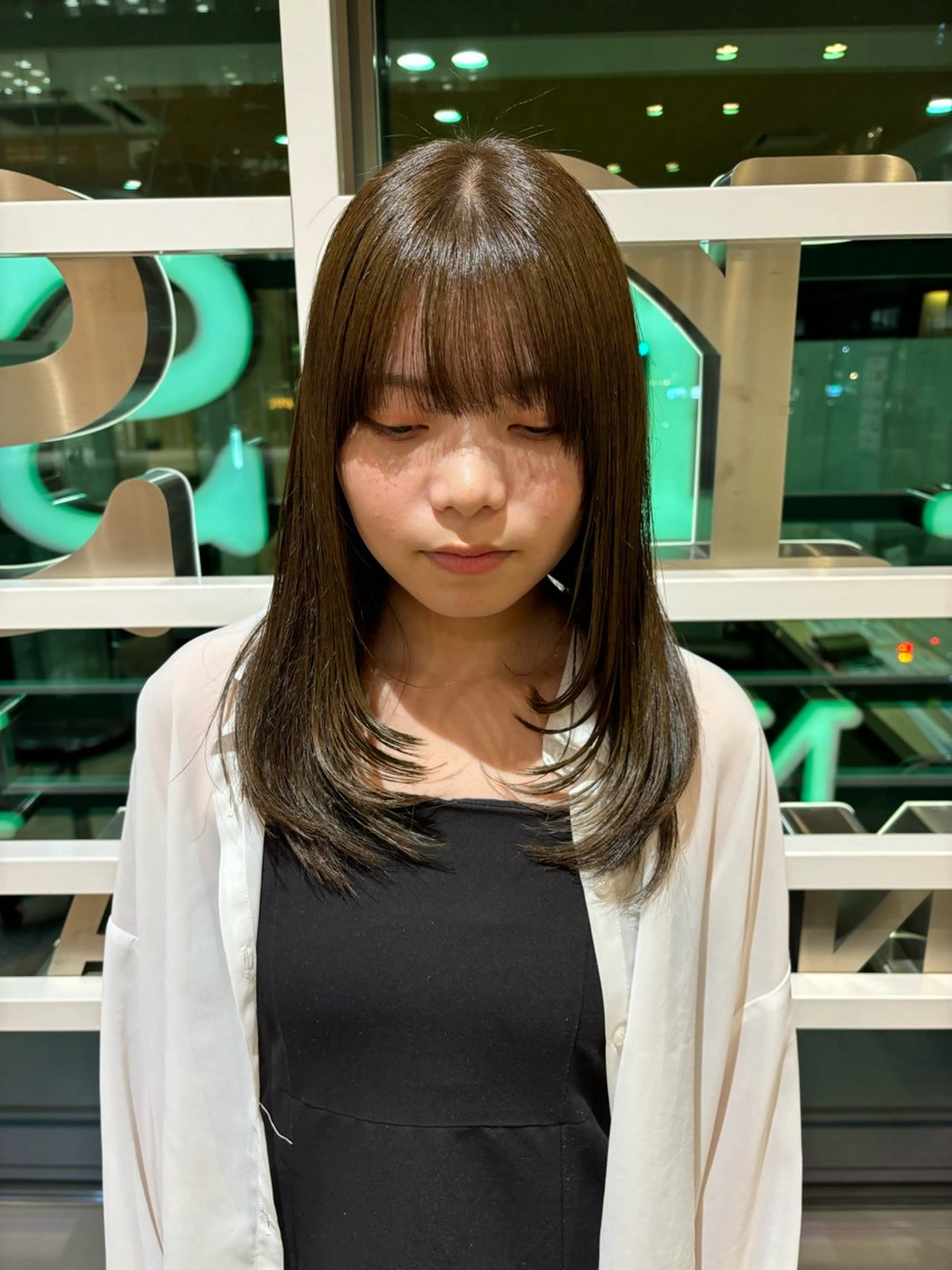 ミディアム カラー レイヤーカット カット ヘアカラー ゆい/パーマ/レイヤ ー/似合わせカラーのヘアスタイル