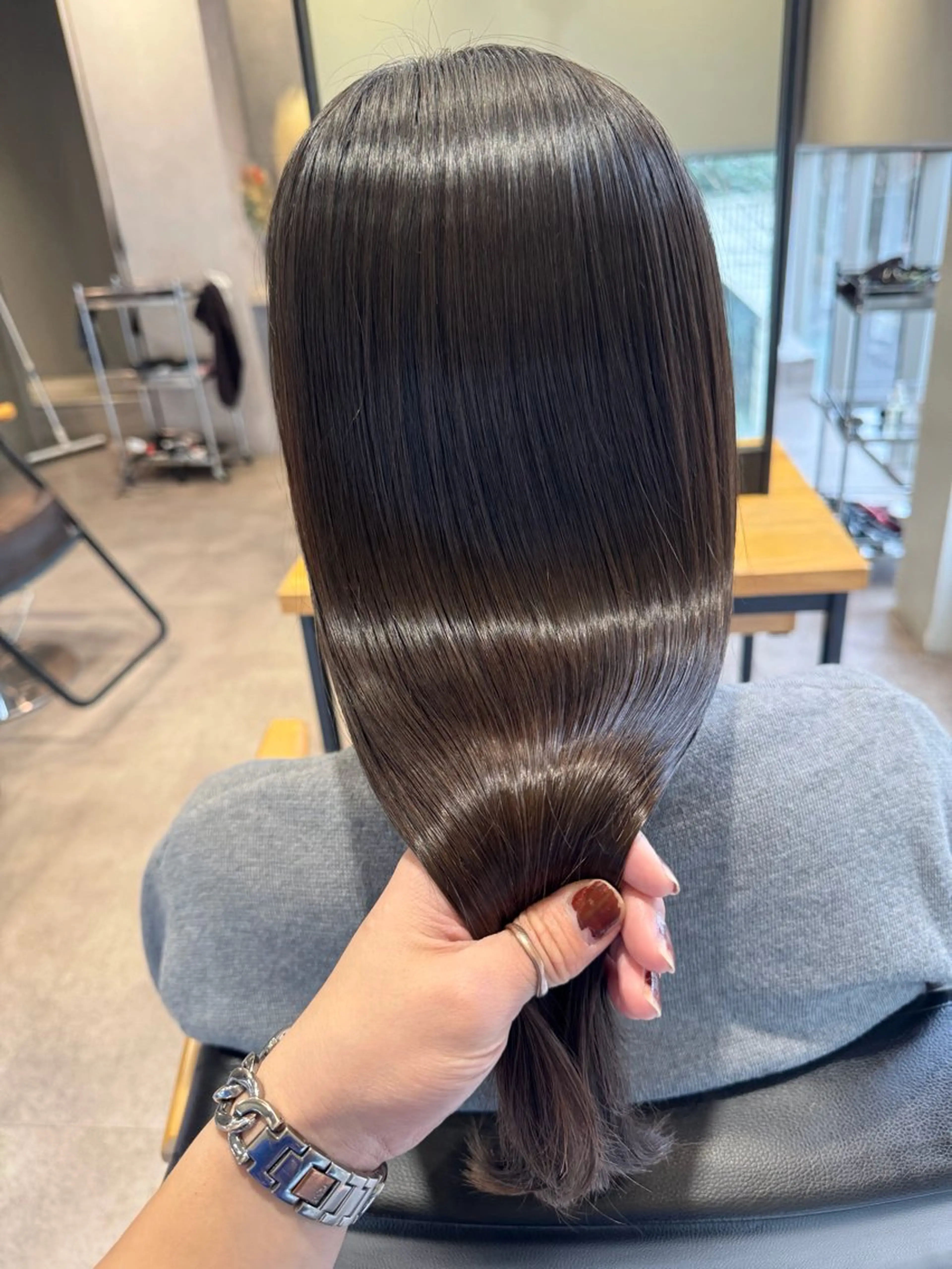 ミディアム カラー カット ヘアカラー 佐藤史哉* 韓国レイヤー赤み除去のヘアスタイル