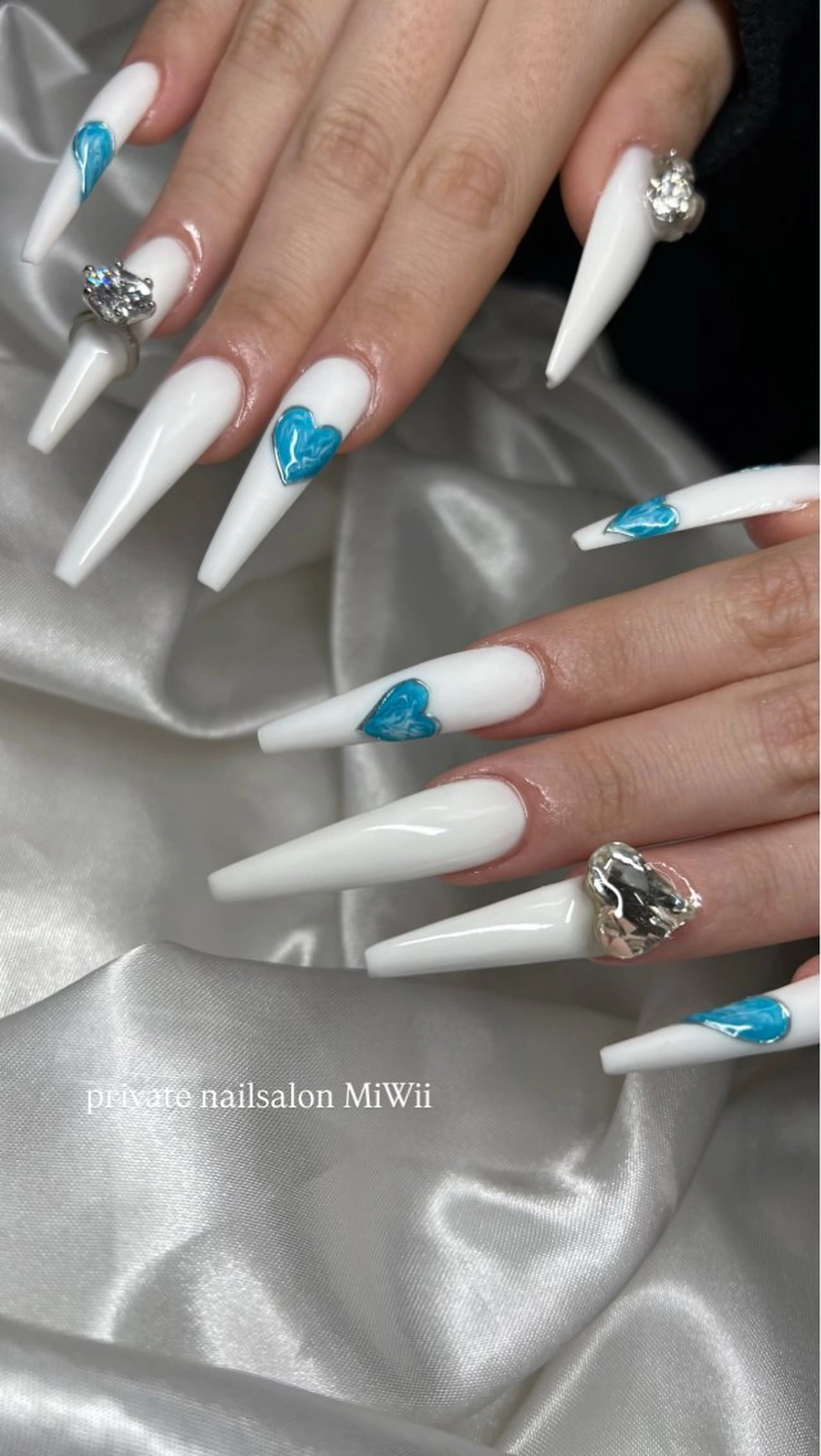 ネイル 𝐧𝐚𝐢𝐥 𝐌𝐢𝐖𝐢𝐢のネイルデザイン