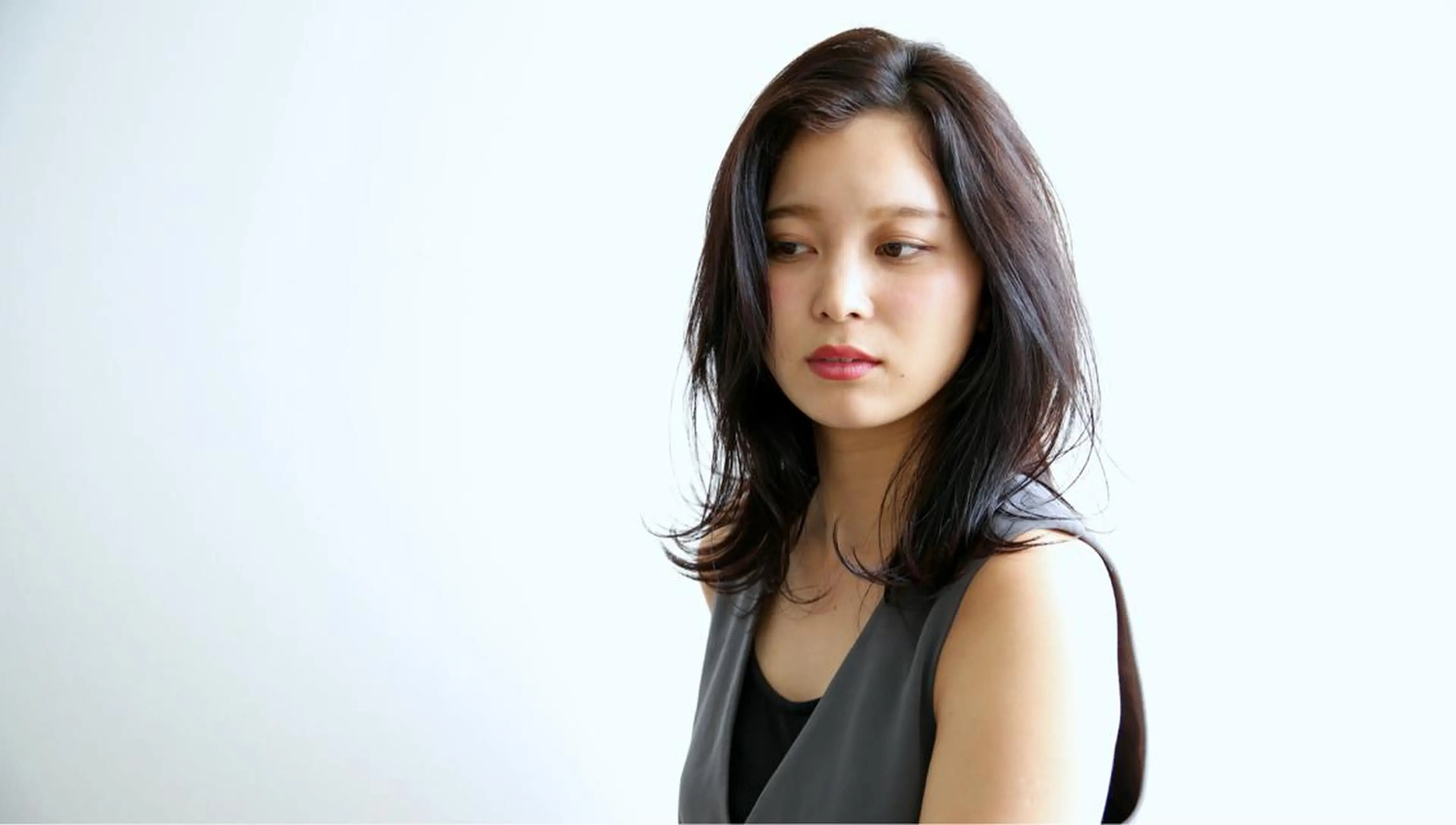 ミディアム カラー ツジガキ ユウスケのヘアスタイル