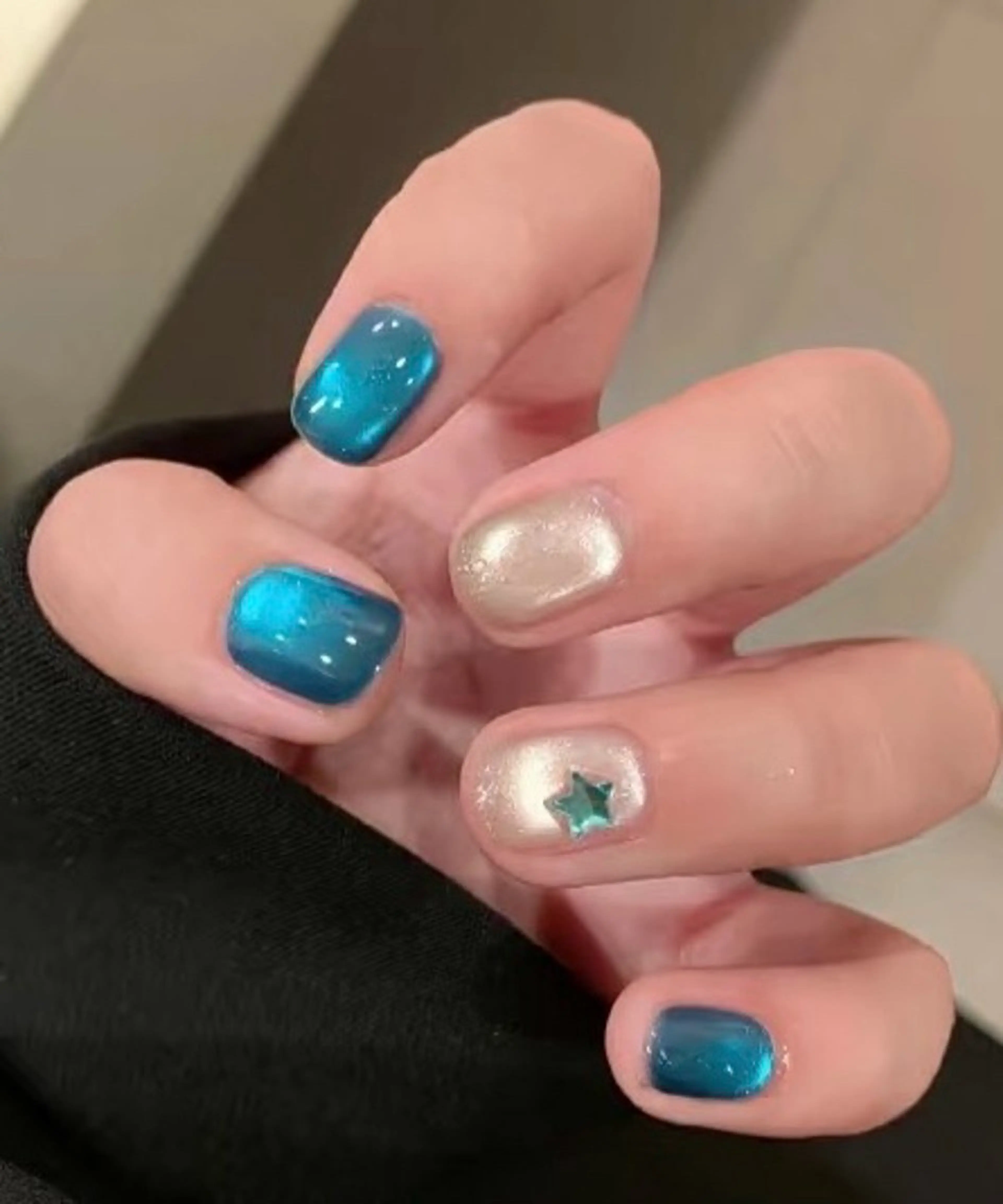 ネイル 高木 維麗絲のネイルデザイン