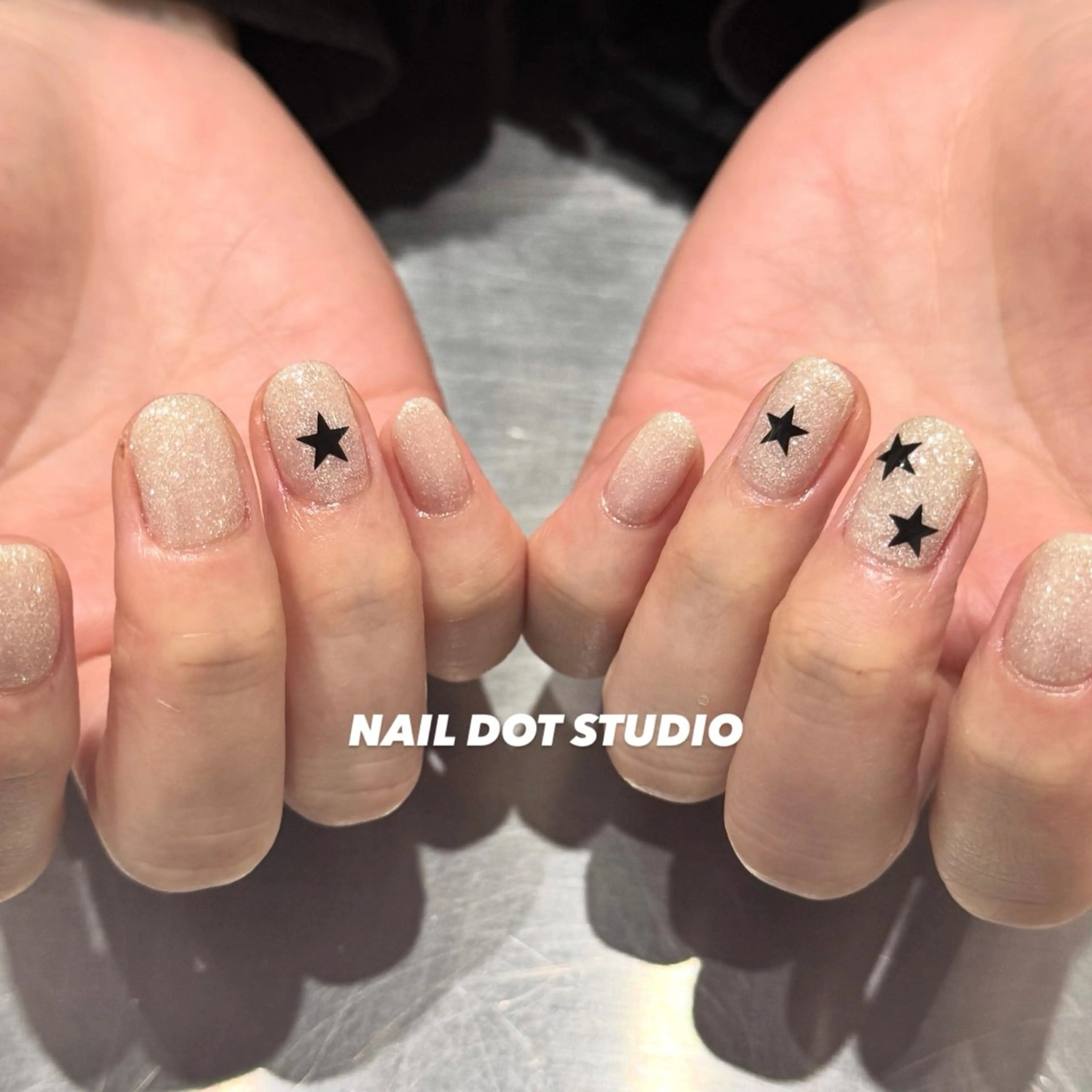 ネイル ハンドネイル NAILDOTSTU DIO SEINAのネイルデザイン