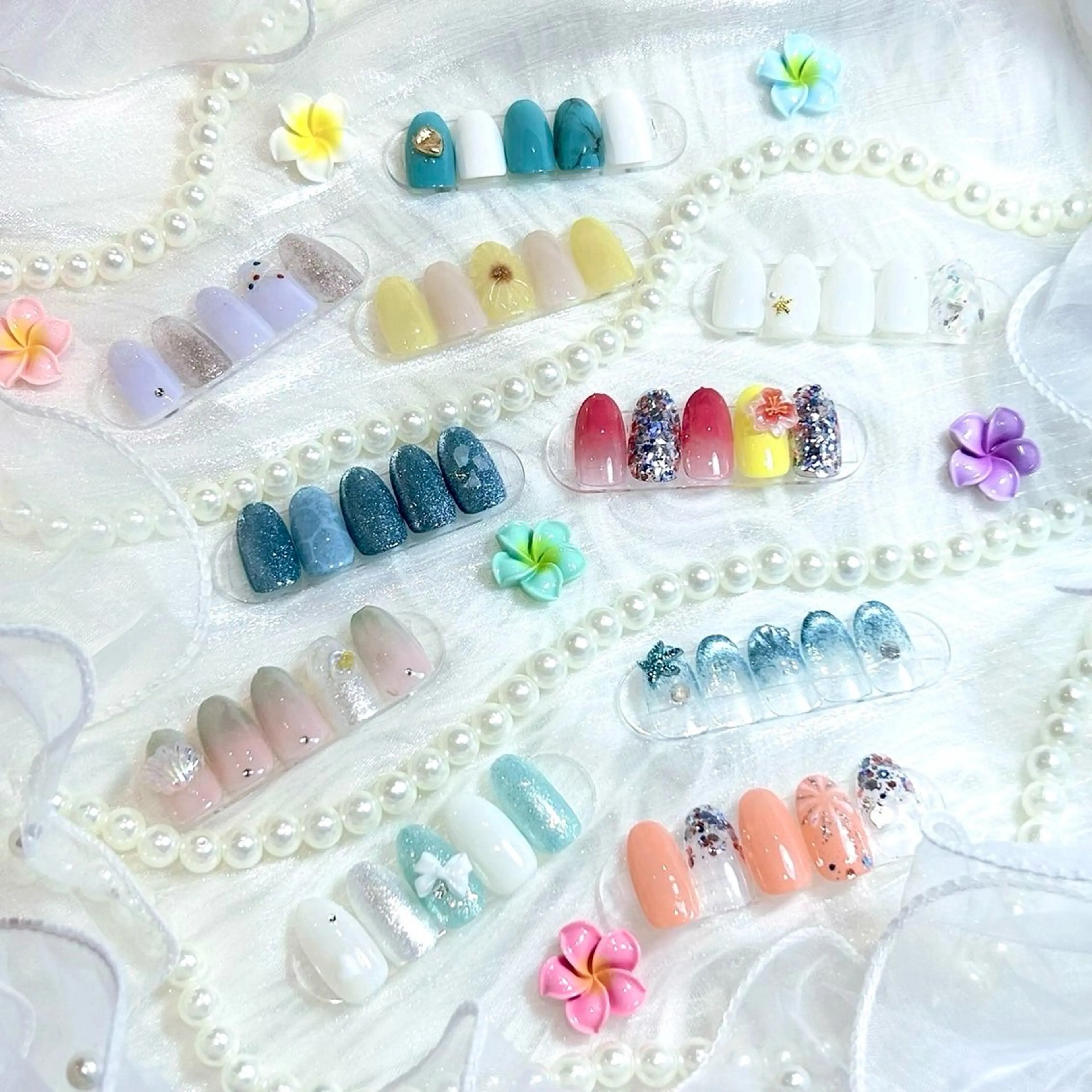 ネイル カジュアル ラメ(グリッター) ニュアンスネイル WISTERIA aisaのネイルデザイン