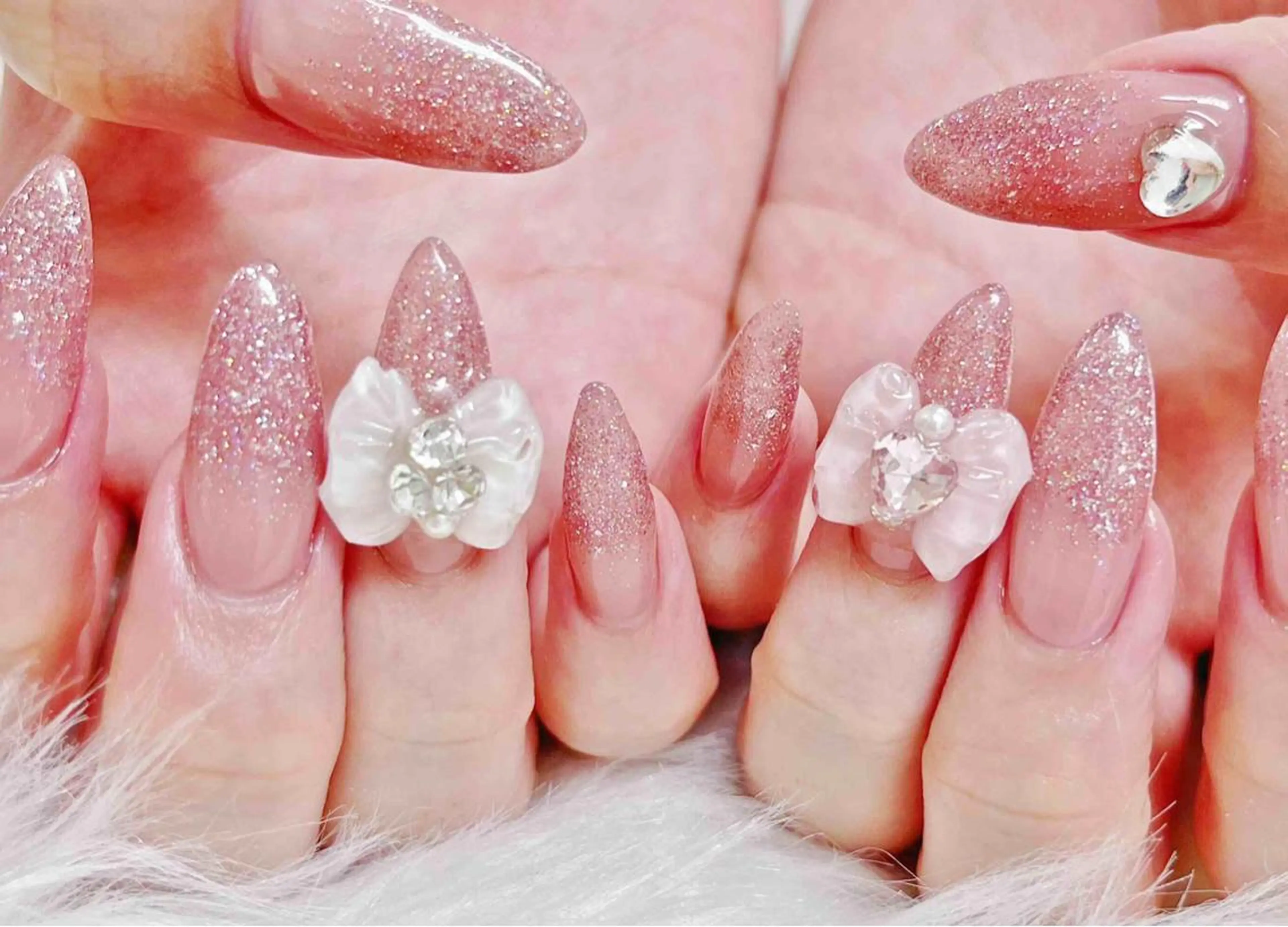 ネイル ハンドネイル MoonNail ユリ🌸のネイルデザイン