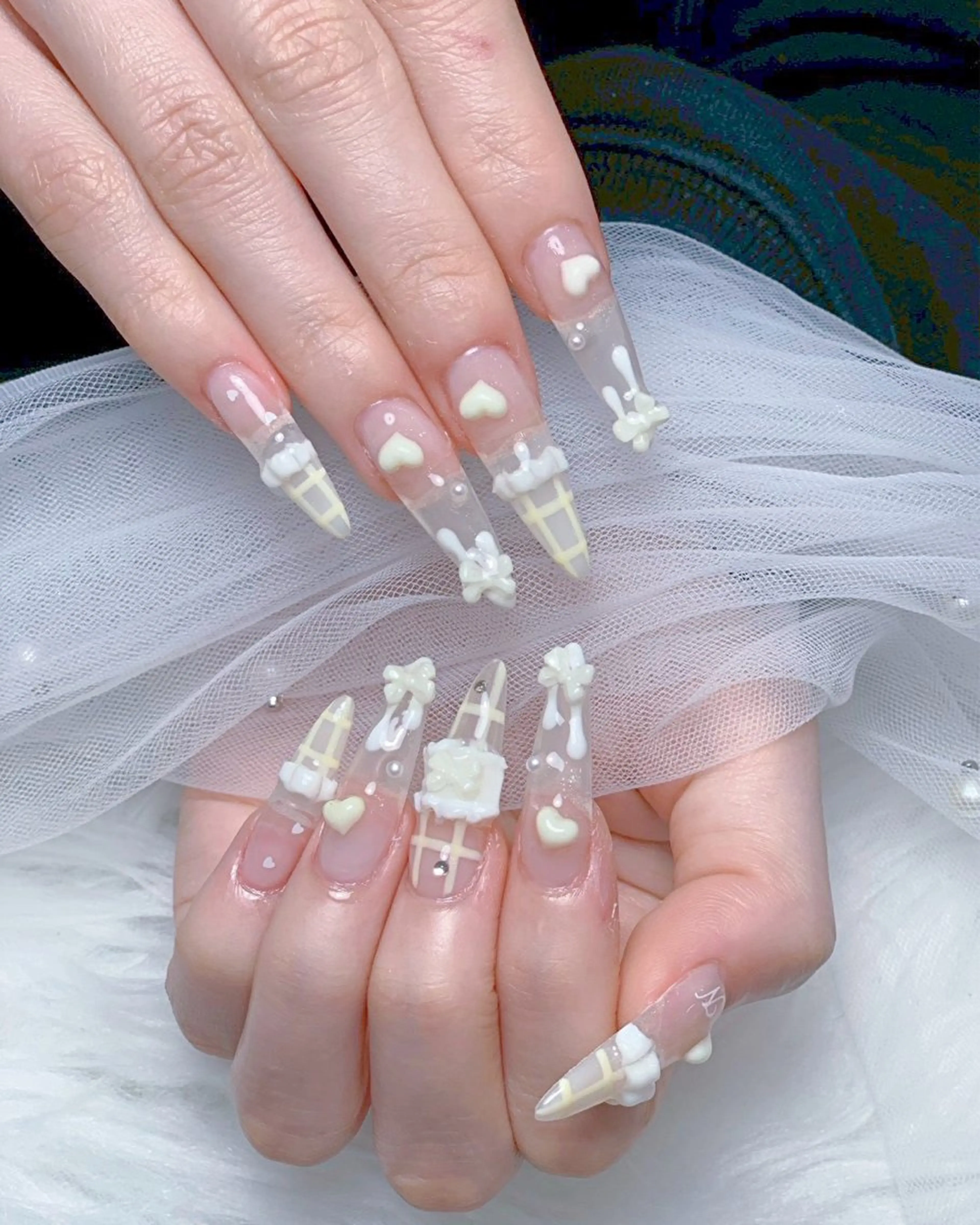 ネイル アートネイル オーロラネイル チークネイル 長さ出し フットネイル Miya _nailのネイルデザイン