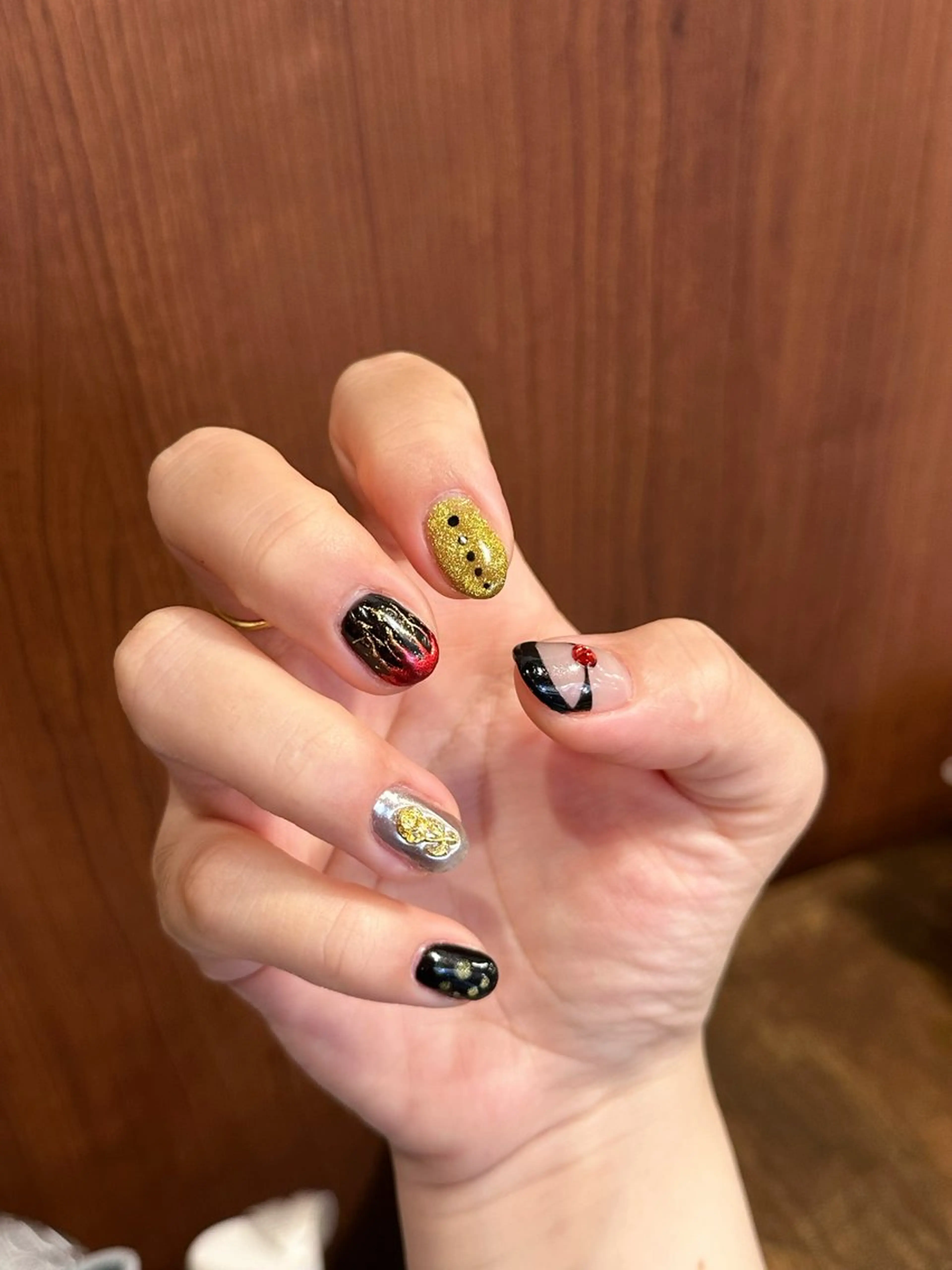 ネイル バ ヤリカクのネイルデザイン