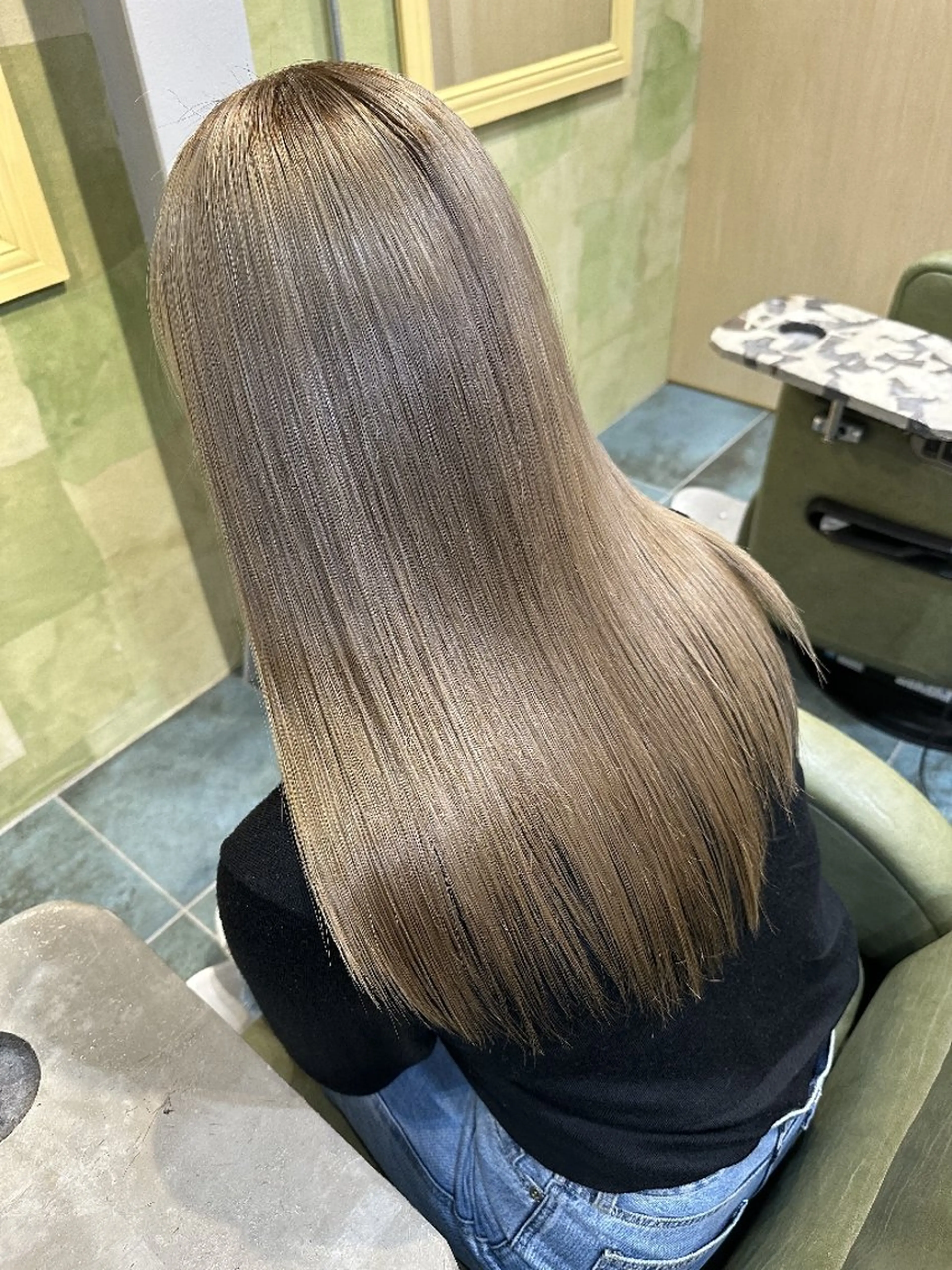 ロング カラー ブリーチ ハイトーンカラー トリートメント カット ヘアカラー 川端 智治のヘアスタイル