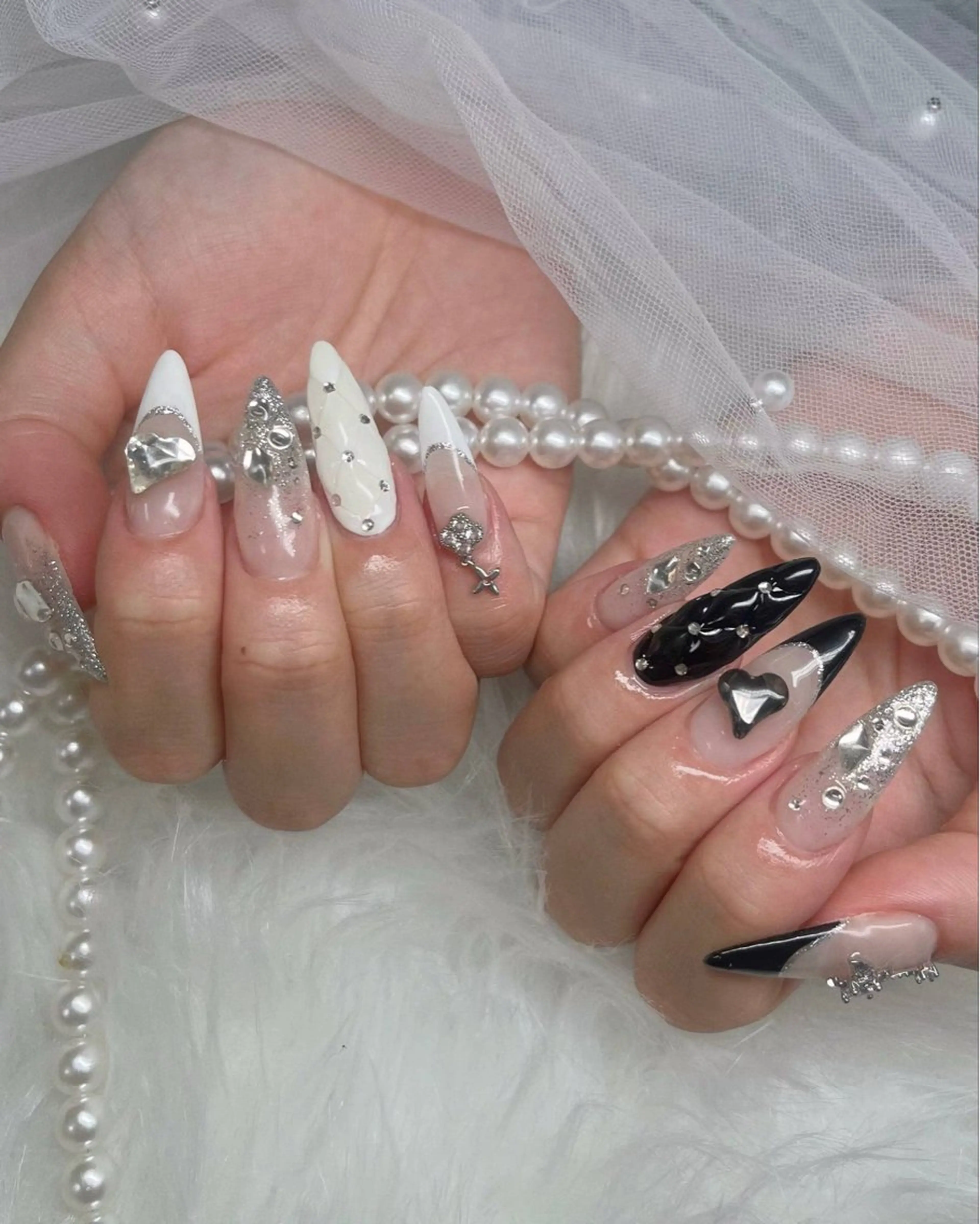 ネイル オーロラネイル フレンチネイル ジェルネイル ハロウィン キラキラネイル H.baby Nail Salonのネイルデザイン