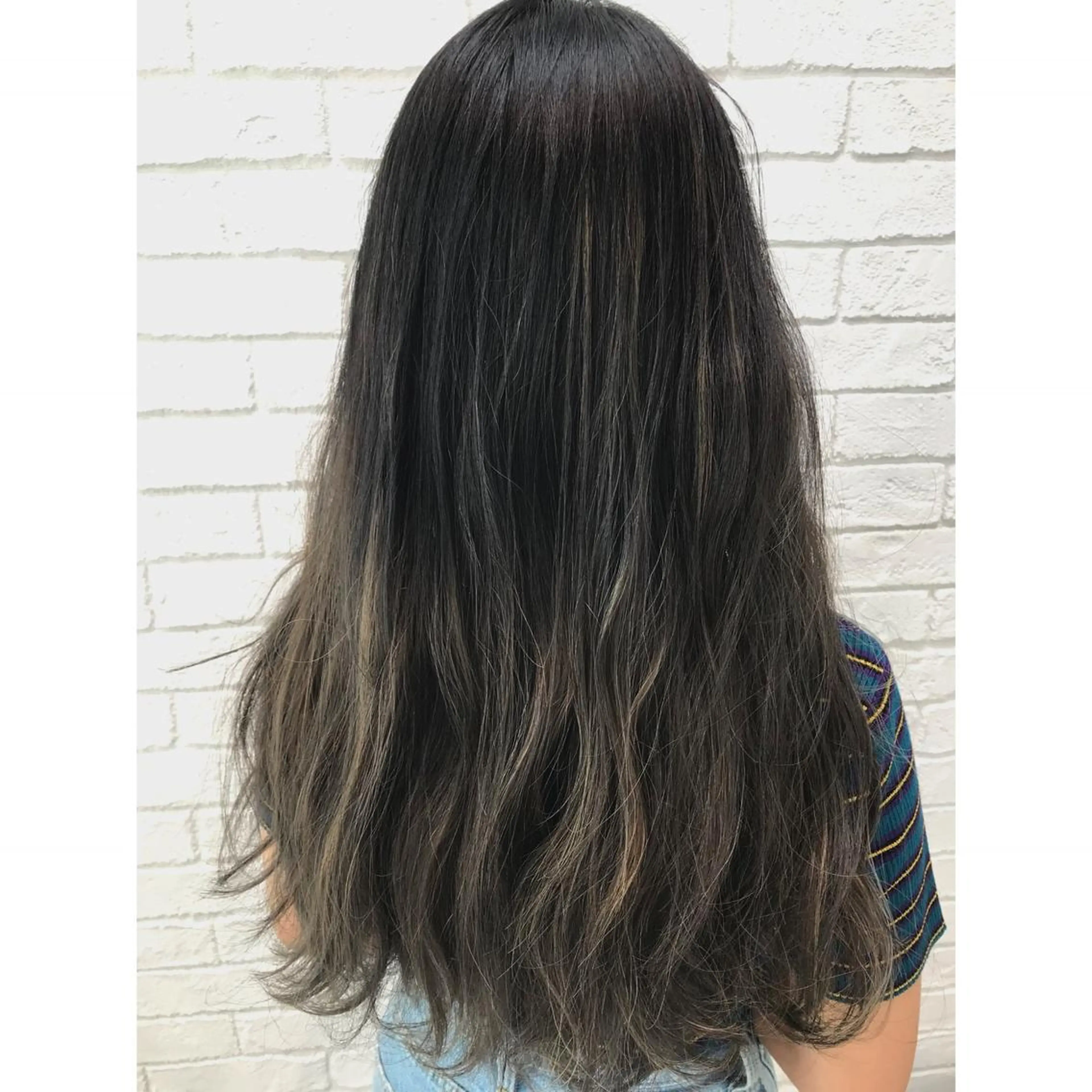 ロング カラー 松岡 恭弘のヘアスタイル