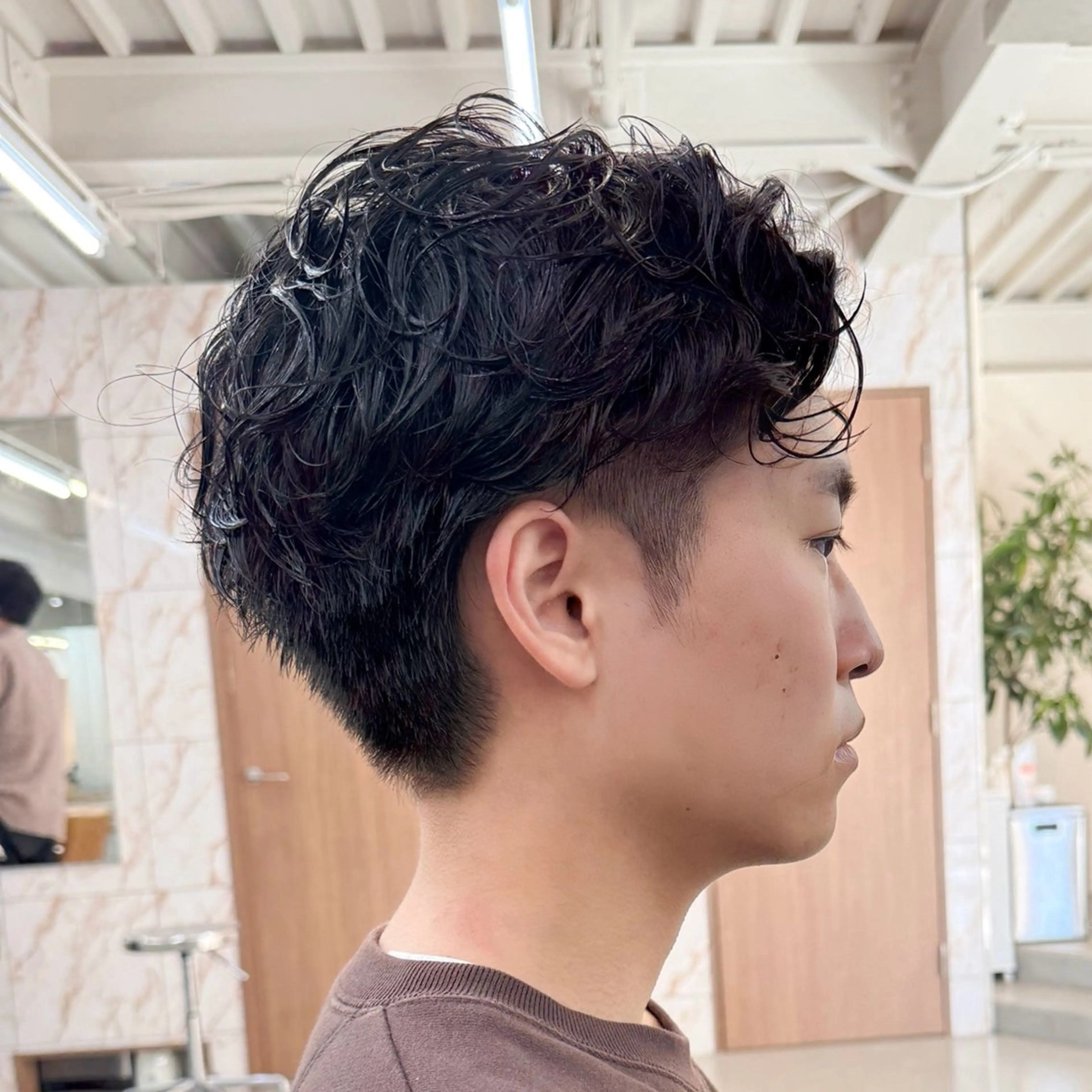 ショート パーマ メンズ メンズハイライト メンズパーマ ハイライト スパイラルパーマ 表参道メンズヘア ✂︎Masena✂︎のヘアスタイル