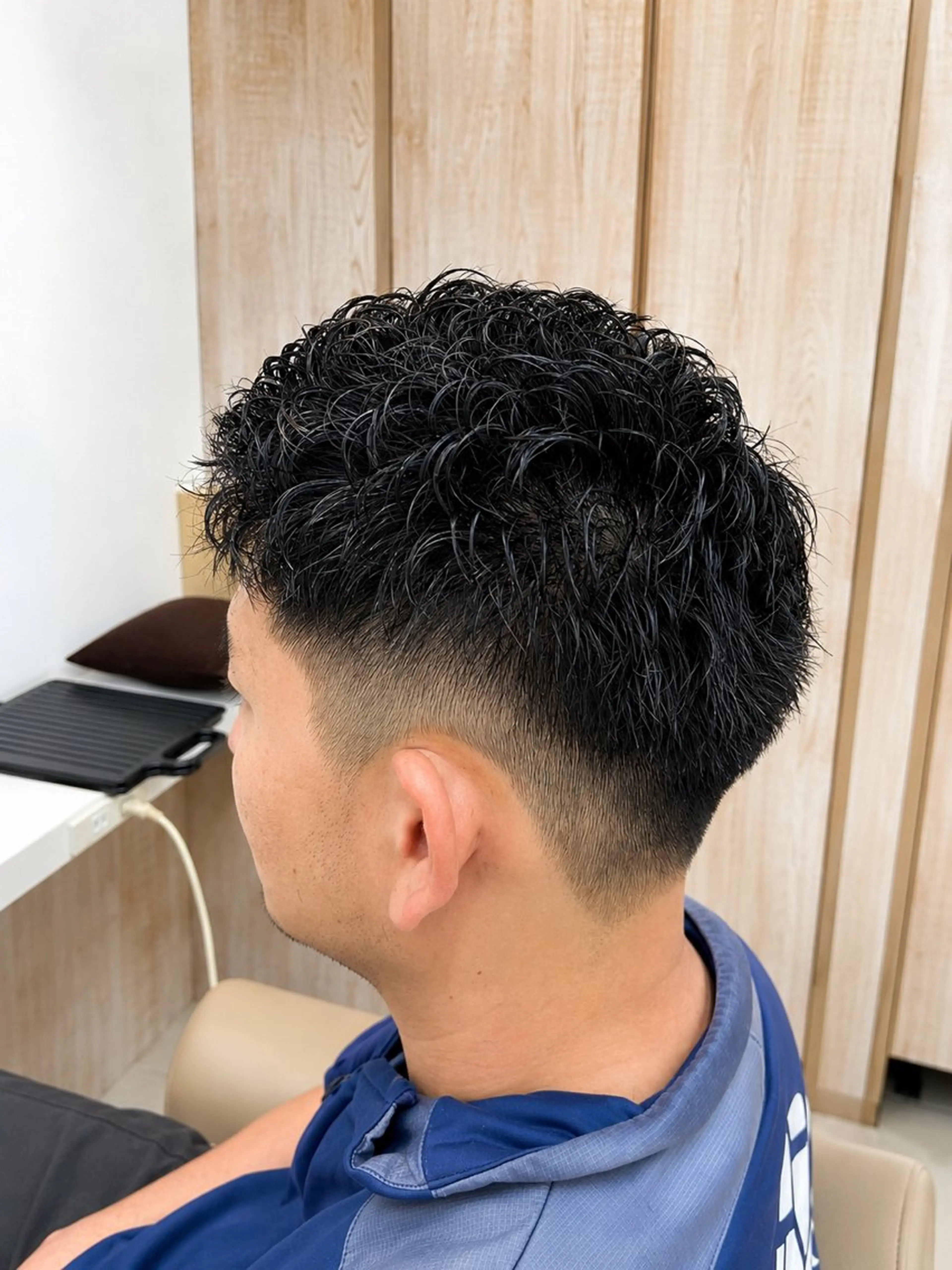 men's cut & ブリーチなしcolor💜　　　　　　　　　　　　　　　『木金18:00​〜​』の写真