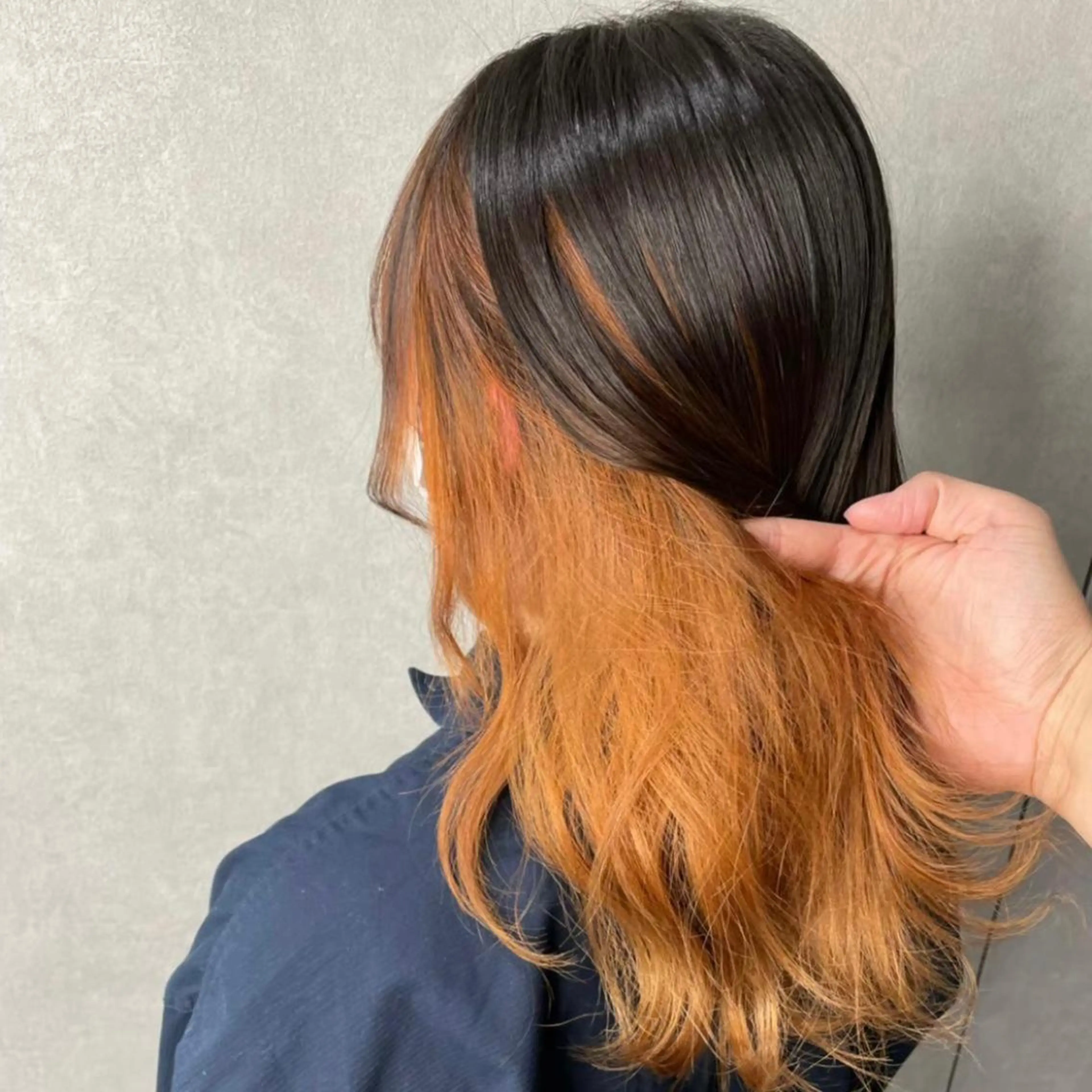 ロング カラー パーマ ヘアアレンジ メンズ キッズ ネイル マツエク・マツパ アイブロウ オレンジ カラーマツエク オレンジ mona/ ストレートスタイル✨のヘアスタイル