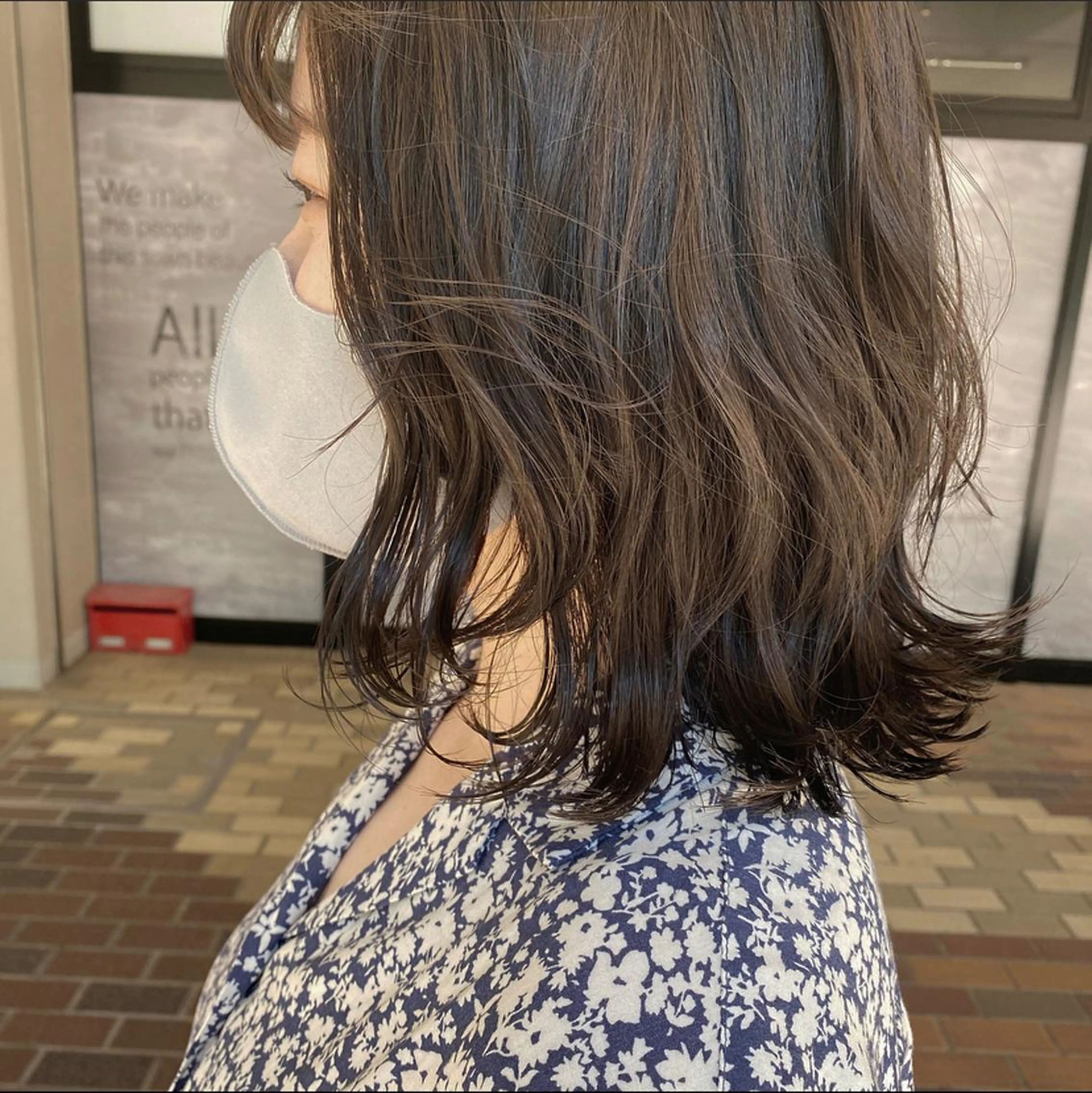 ミディアム カラー カット ヘアカラー トリートメント 荒川 ひなの 新川崎のヘアスタイル