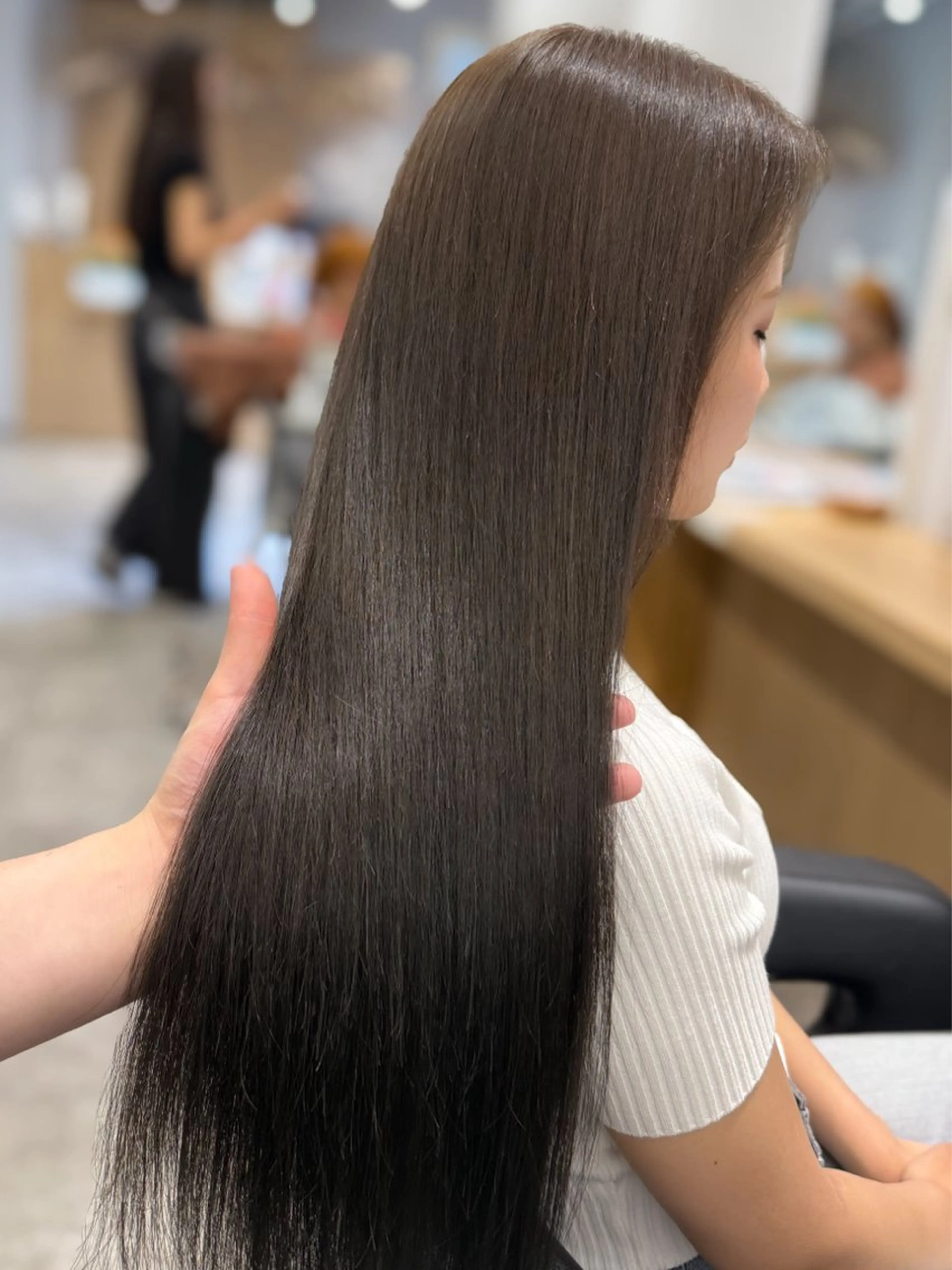ロング カラー アッシュ カット ヘアカラー 巻ける髪質改善🫧ハ イライト/永田汰伊智のヘアスタイル