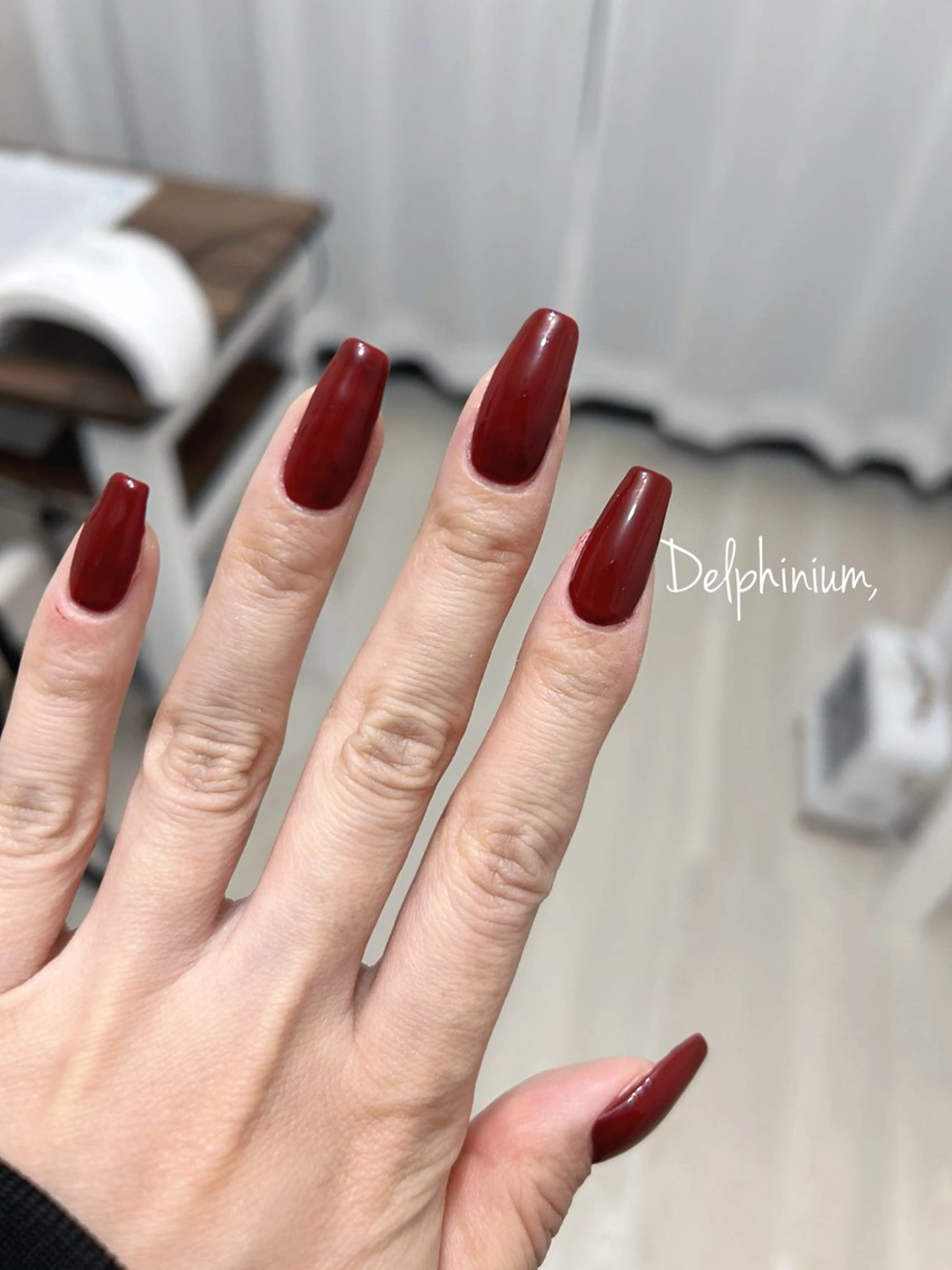 ネイル ワンカラーネイル 赤色 バレンタイン ハンドネイル 岡本 友恵のネイルデザイン