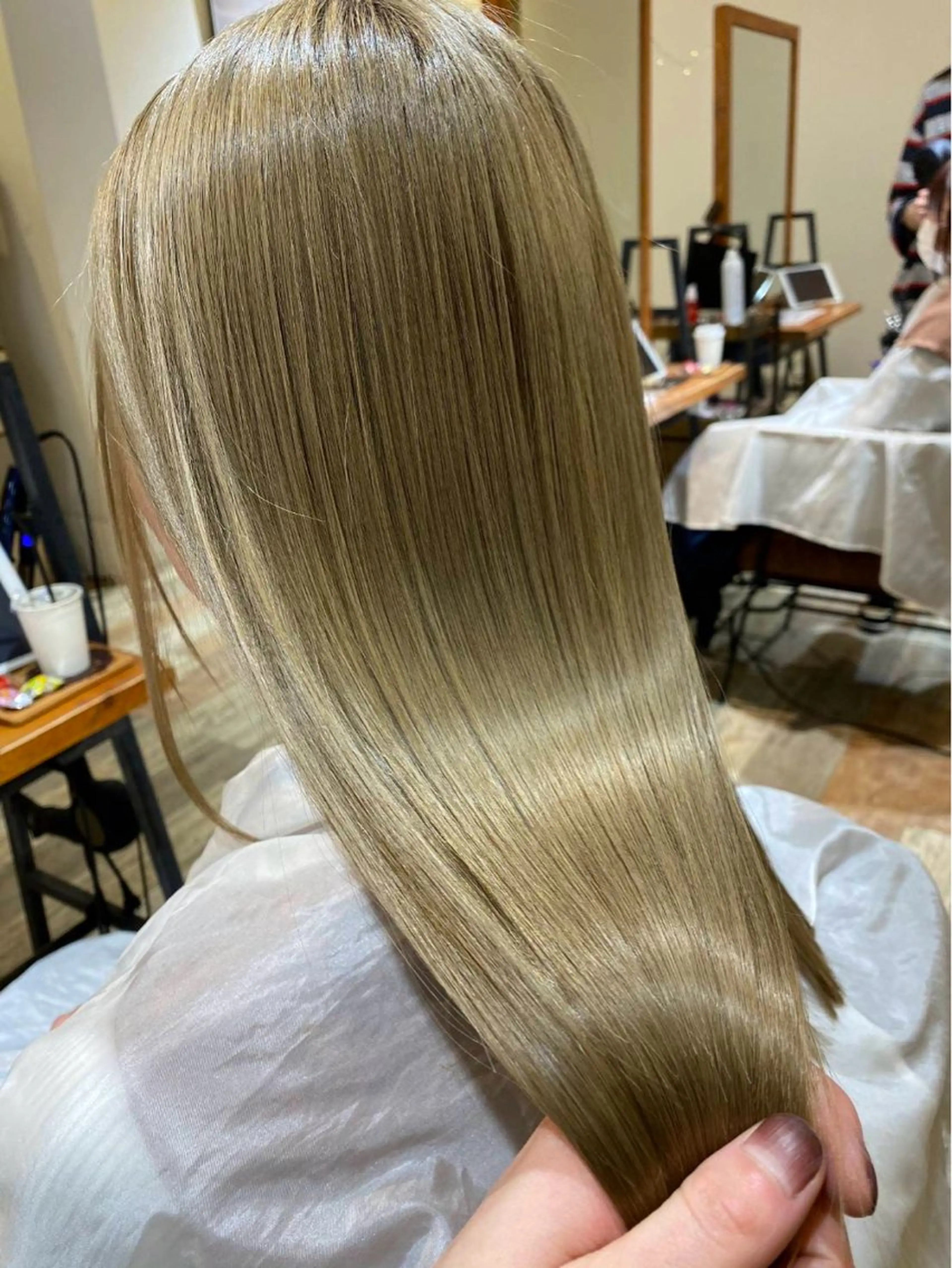 ロング カラー ヘアカラー ブリーチなしカラー 美髪矯正・清水天空のヘアスタイル