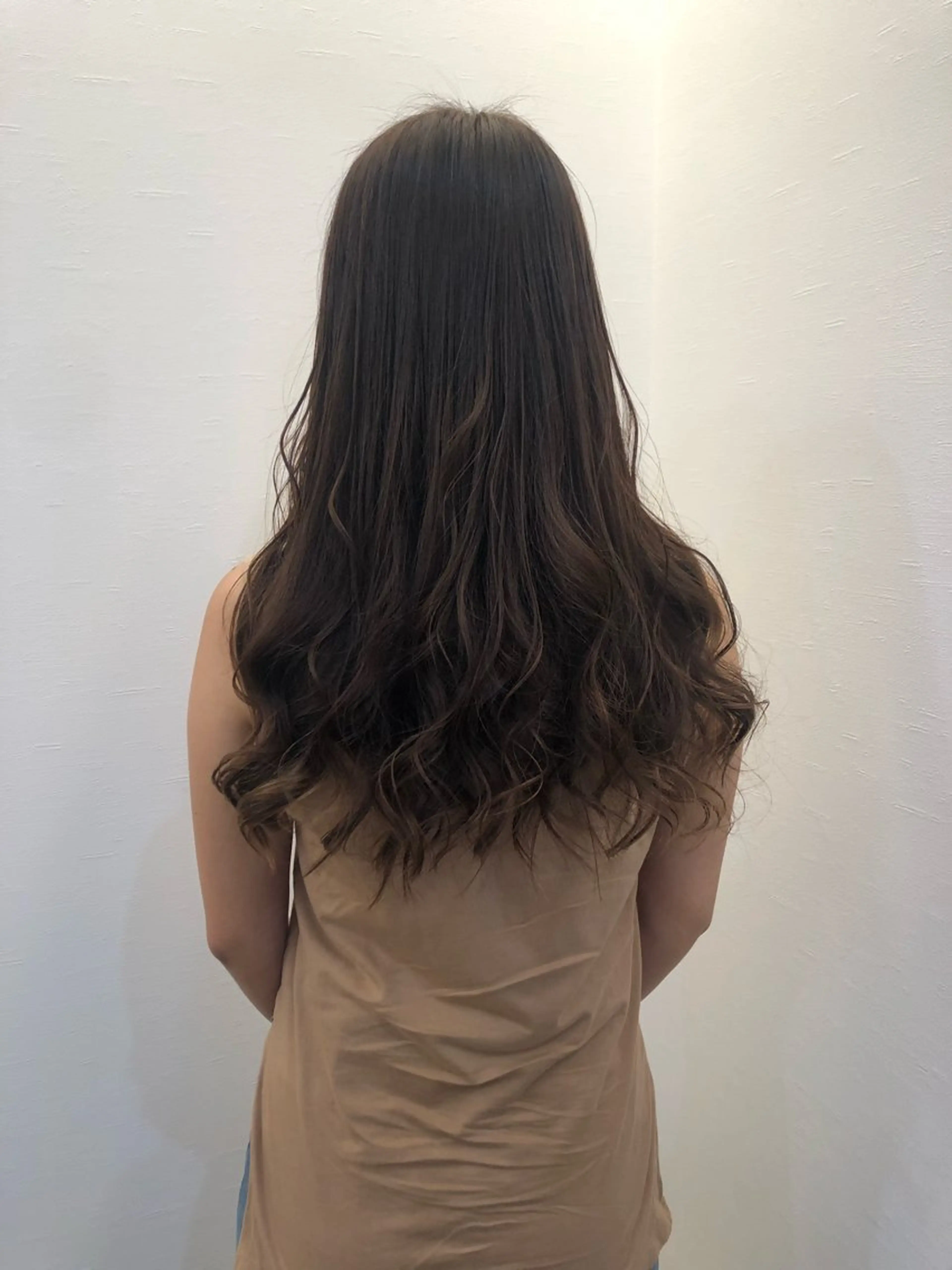 カラー ツノガイ エリのヘアスタイル