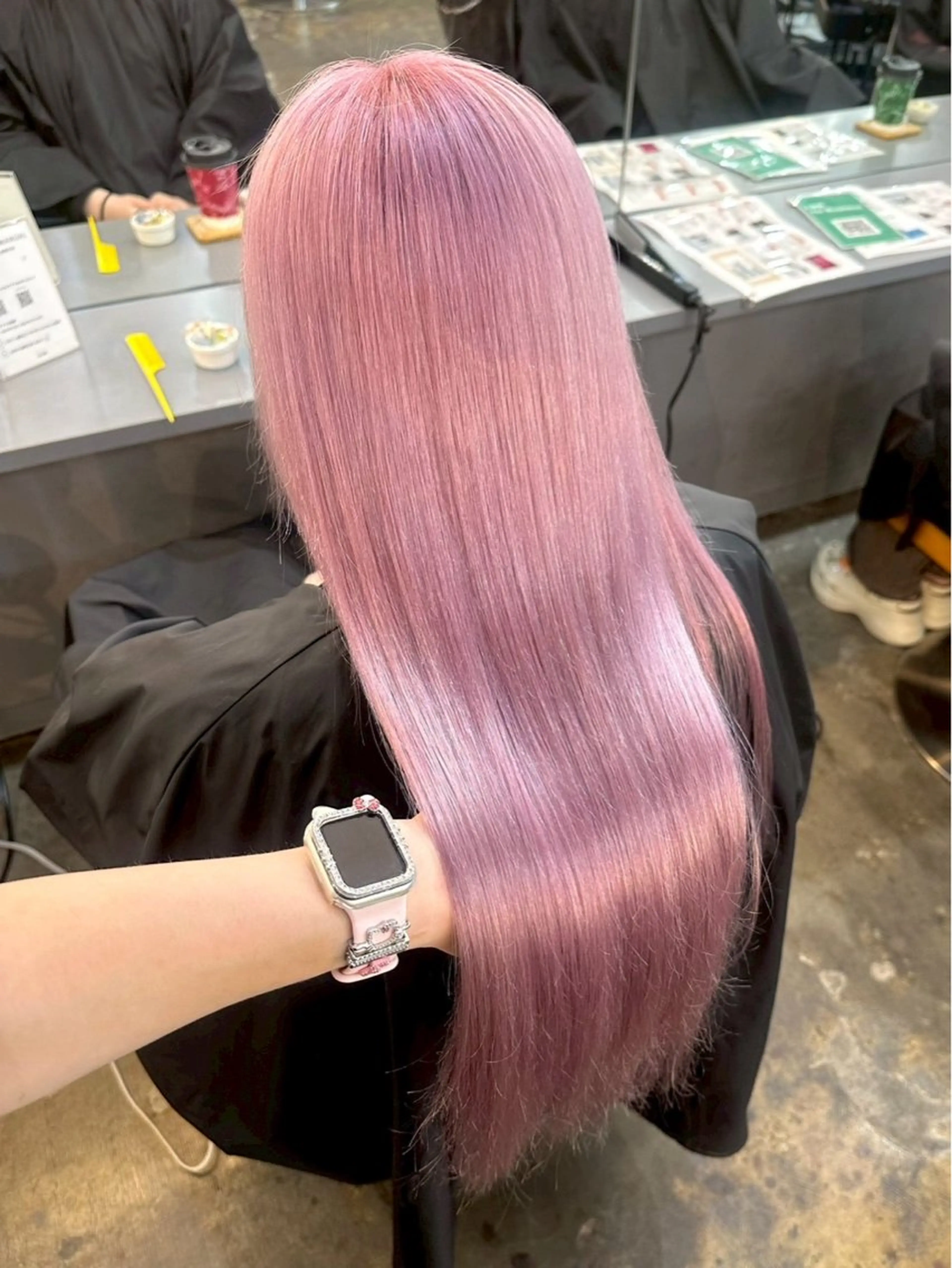 ロング カラー ブリーチ/ハイトーン ピンク/ベージュ🎟のヘアスタイル