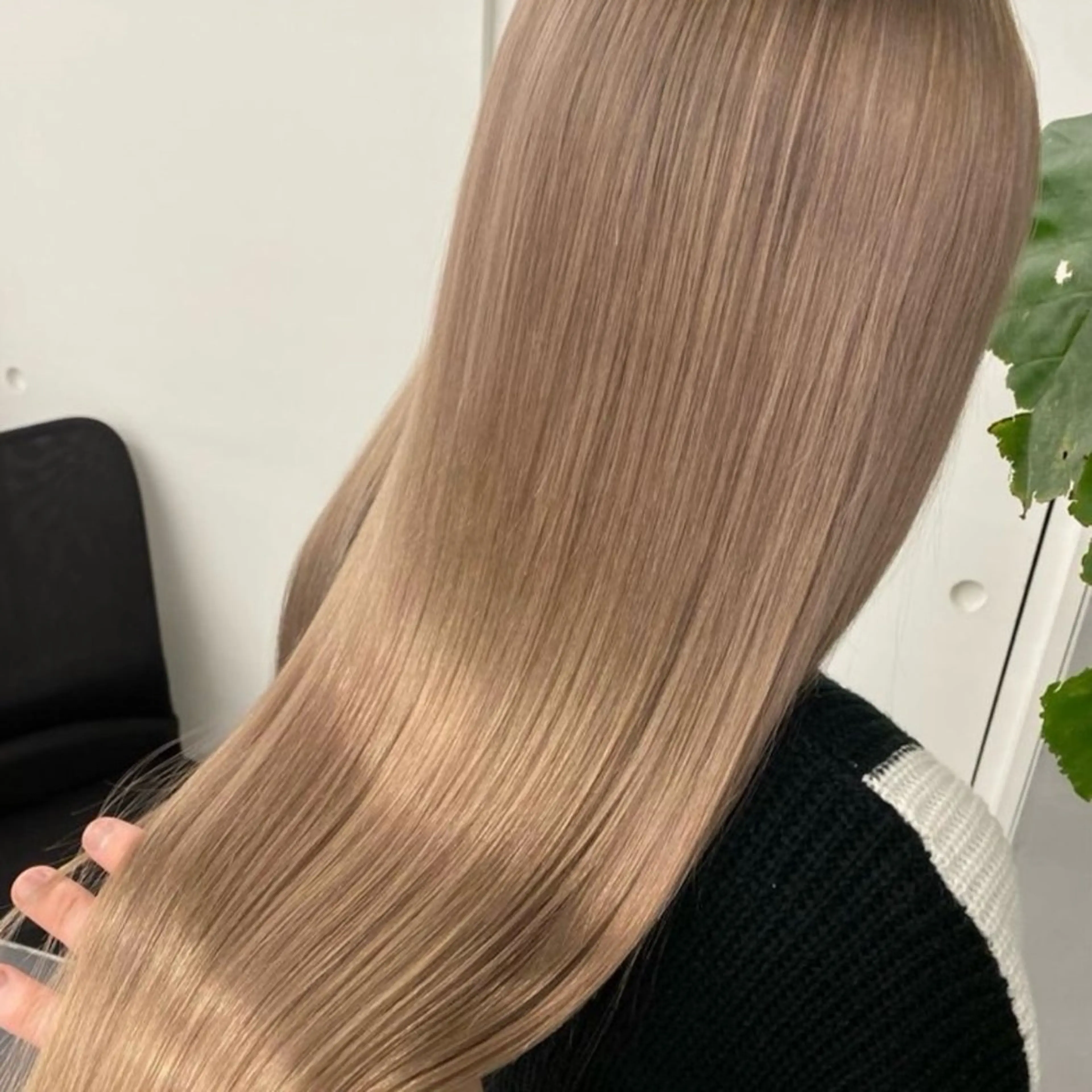 ロング 巻幡 吏玖のヘアスタイル