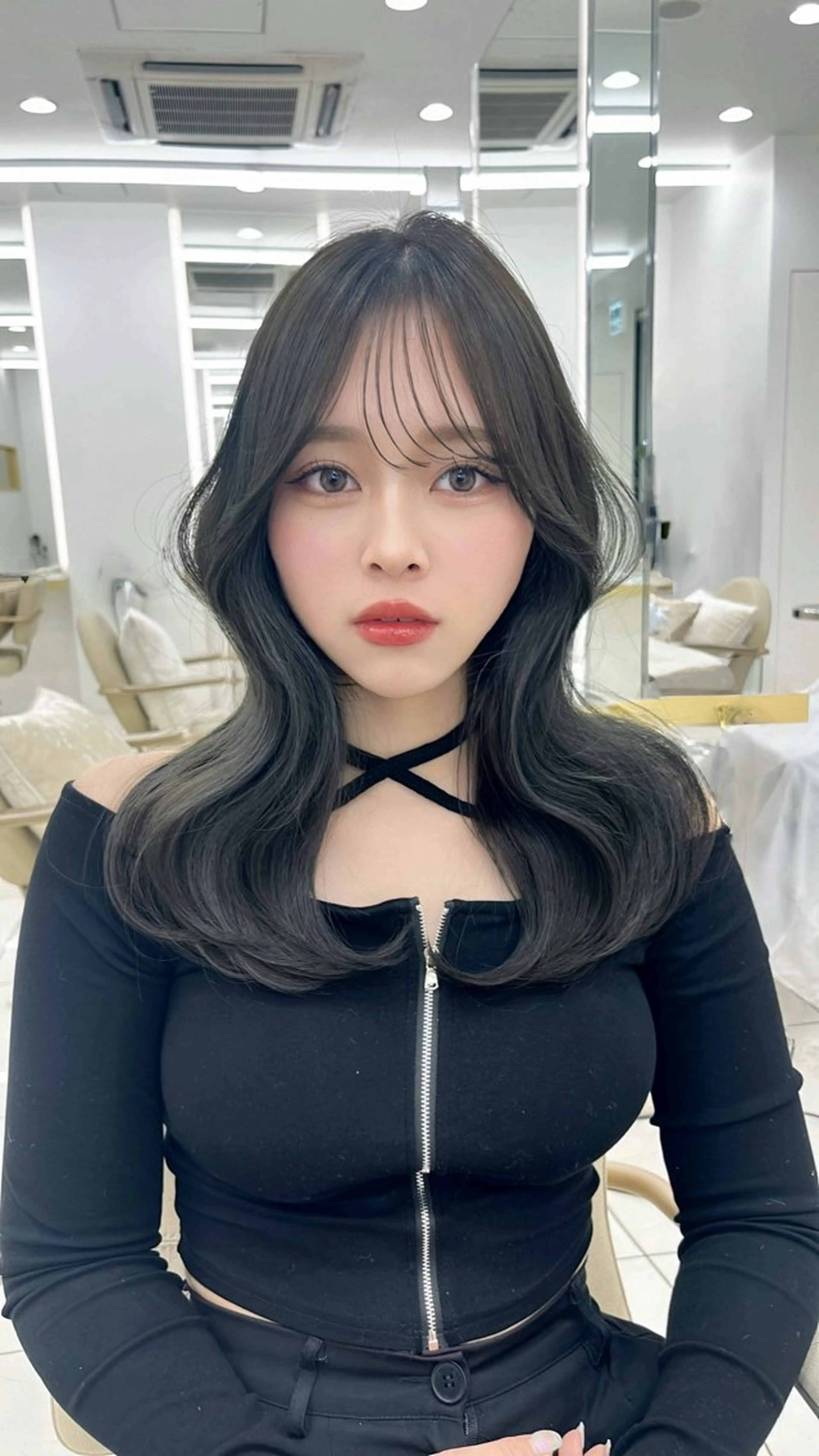 ミディアム 國藤 彩のヘアスタイル