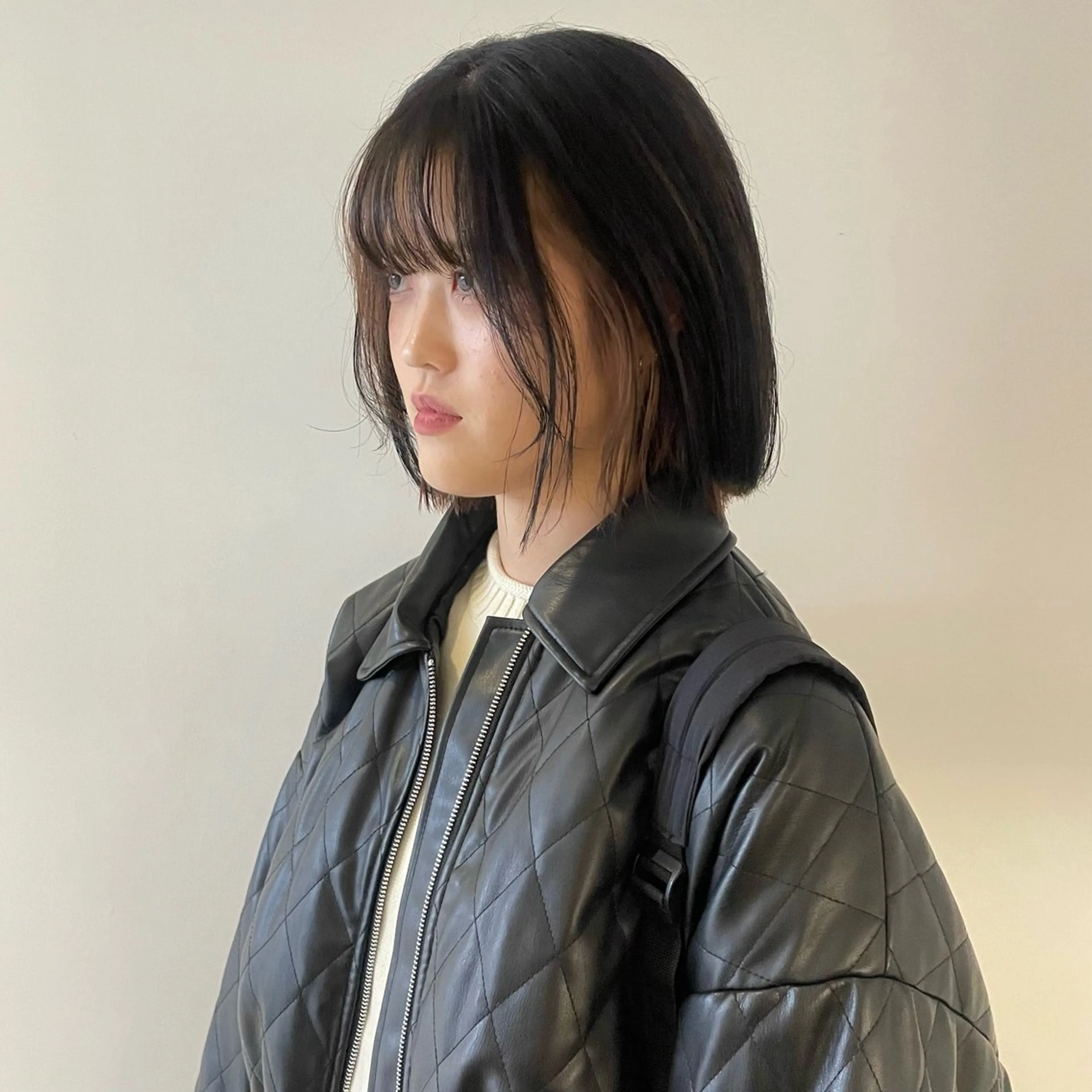 ショート カラー ブリーチ ケアブリーチ 透明感カラー デザインカラー ハイライトカラー nonoka オリーブ/レイヤーのヘアスタイル