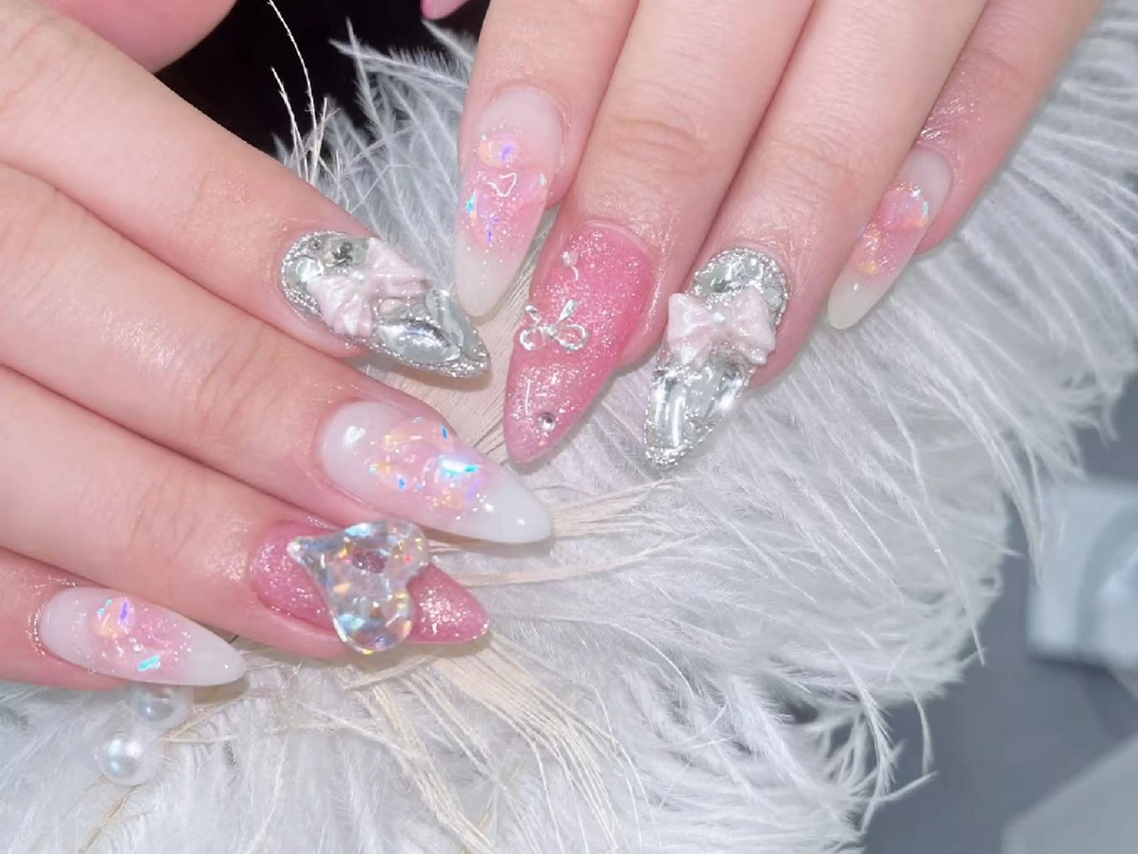 ネイル グロー ネイルのネイルデザイン