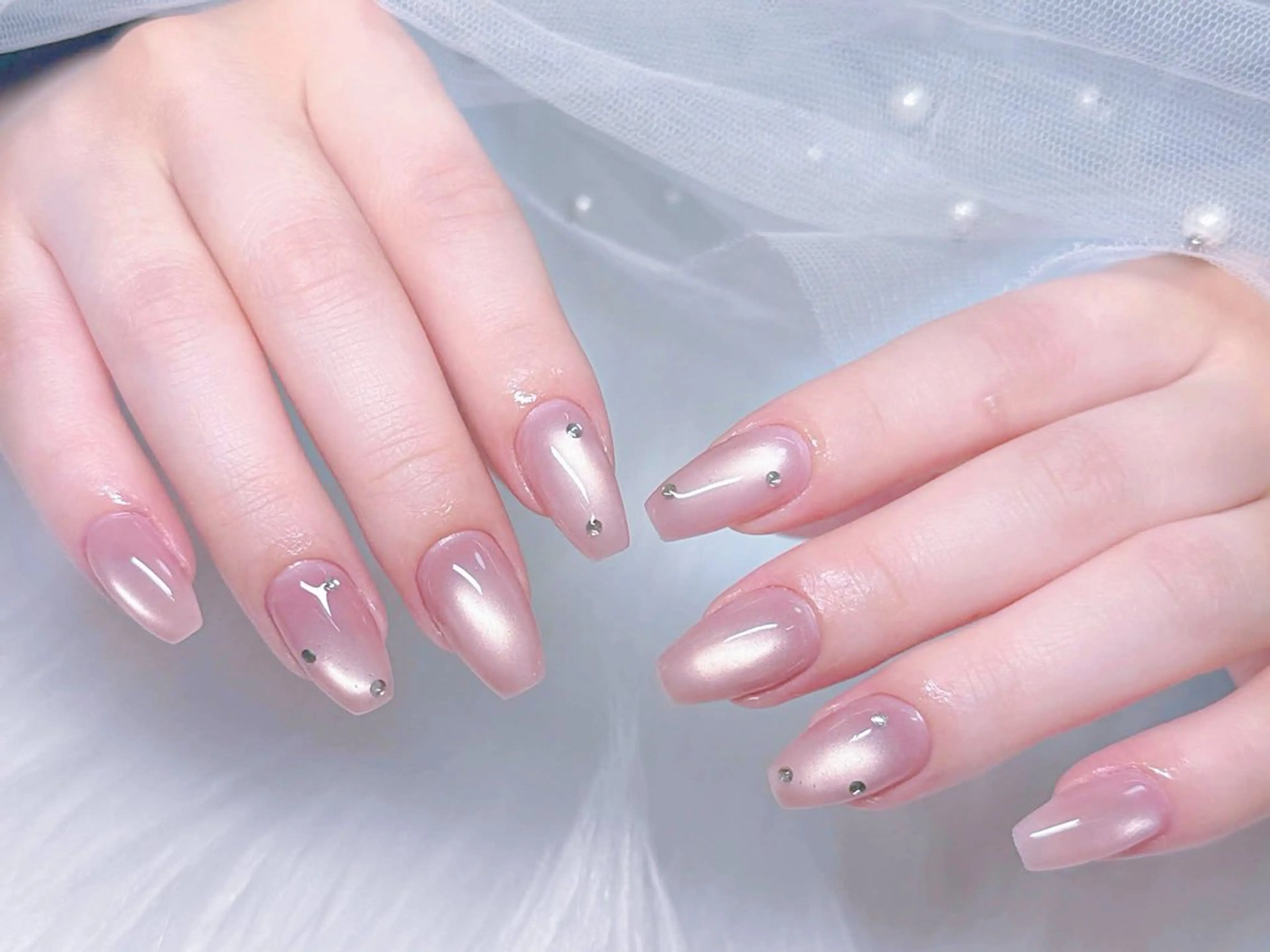 ネイル アートネイル フラッシュネイル ジェルネイル 氷ネイル・うるうるネイル キラキラネイル ハンドネイル GOHOUBI Nail 心斎橋店のネイルデザイン