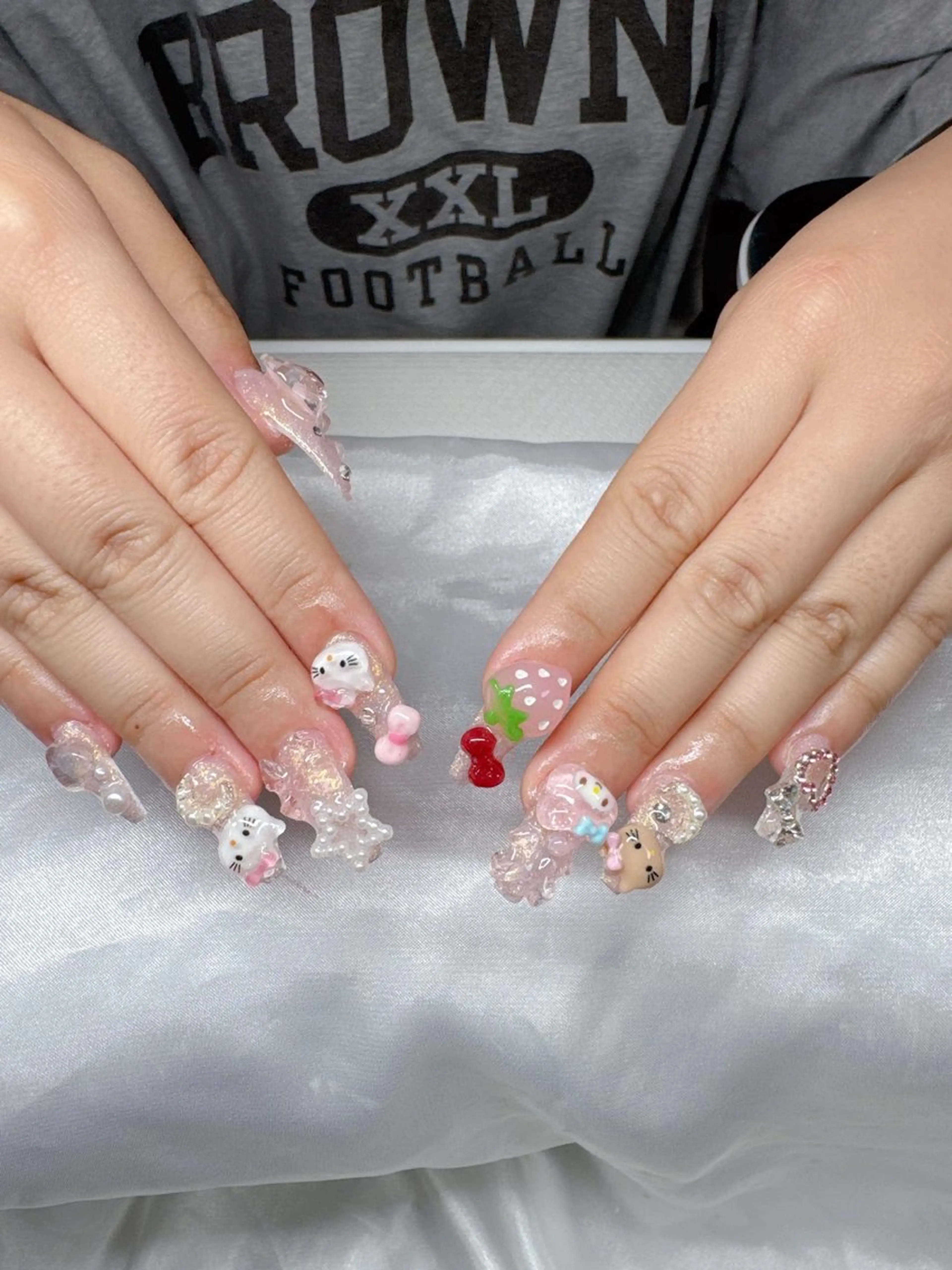 ネイル 長さ出し グラデーション 卒業式 キラキラネイル マグネットネイル ハンドネイル Lee Nailsのネイルデザイン