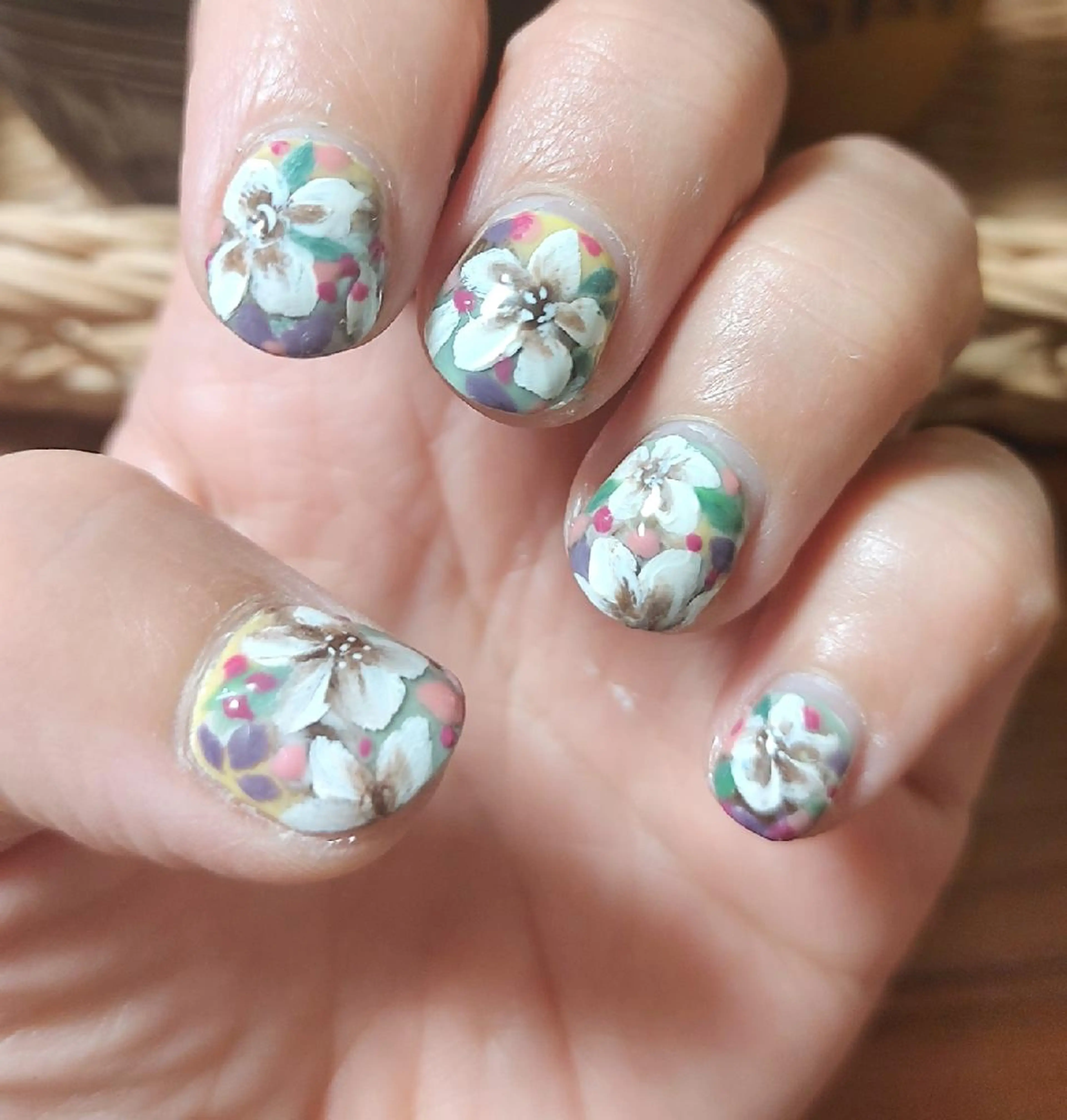 千葉家蘭磨ネイル♣所属・千葉家蘭磨ネイル♣と タイ古式マッサージのネイルデザイン