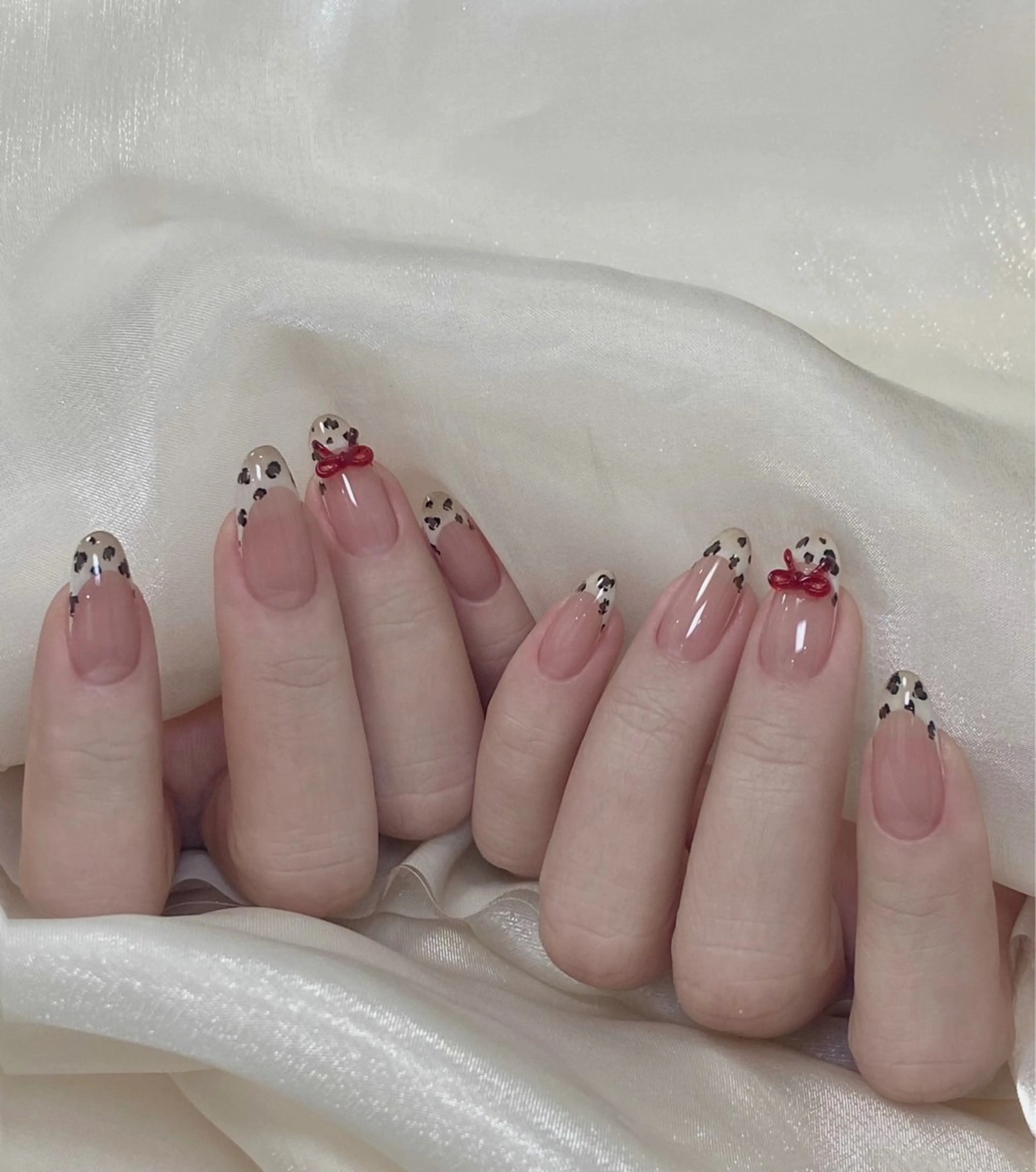 ネイル オーロラネイル 長さ出し フットネイル 韓国ネイル ラメ(グリッター) ハンドネイル 👍thumbs up nail👍のネイルデザイン